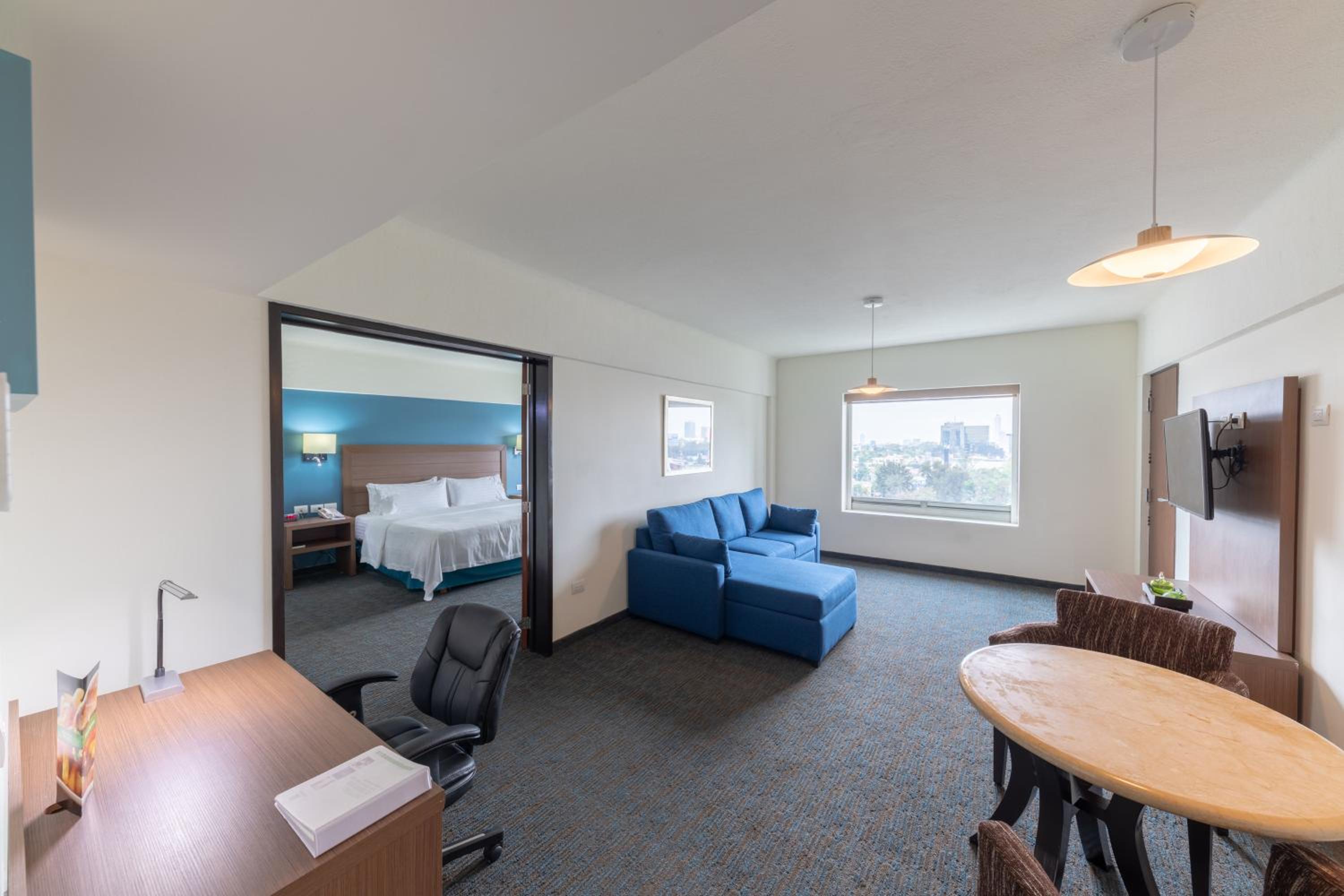 One-Bedroom Suite - Photo 2