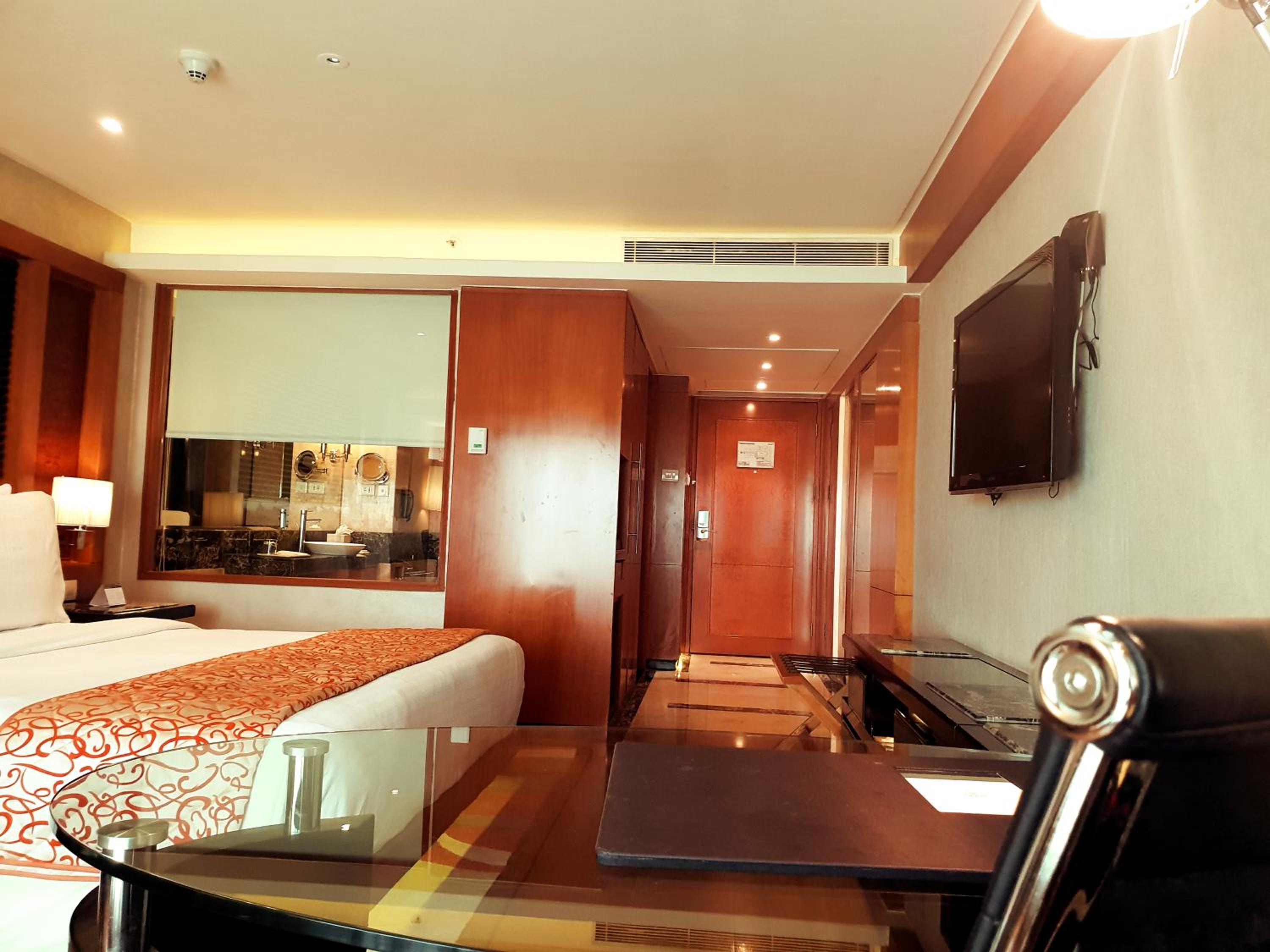 Deluxe Room - Photo 6