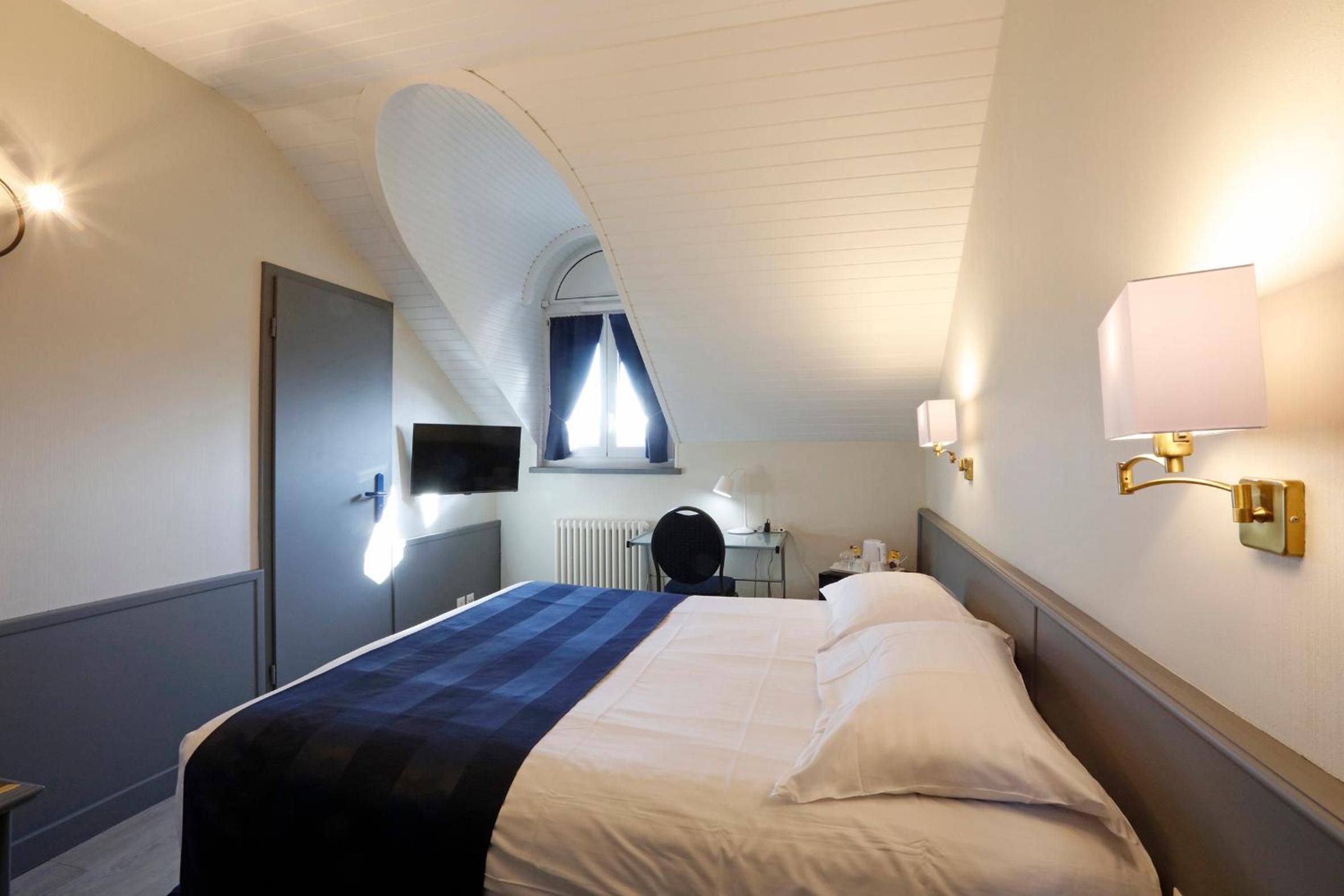 Standard Double Room - Photo 5