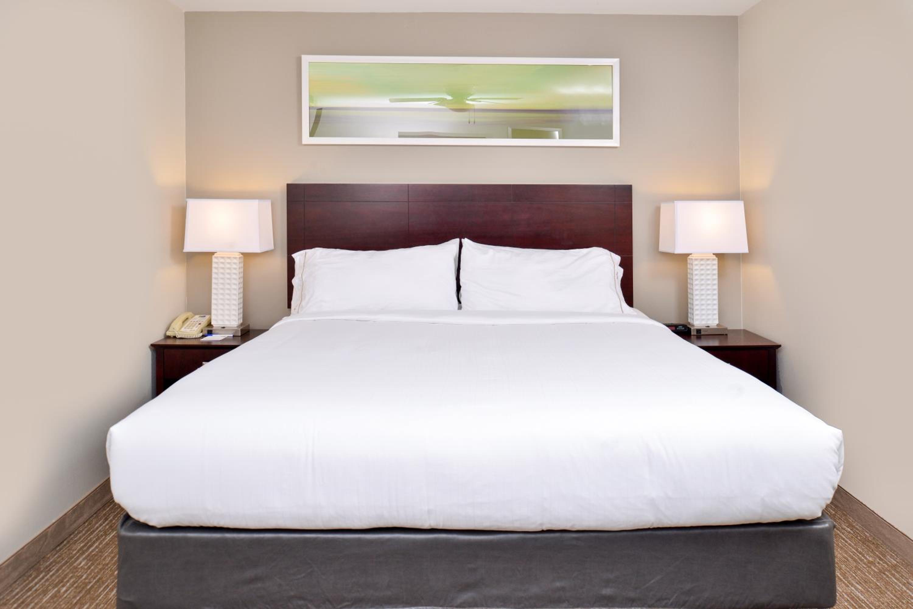 Standard King Room - Photo 3