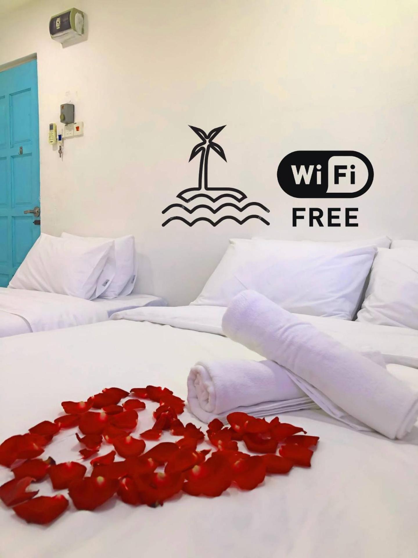 Deluxe Triple Room - Photo 1