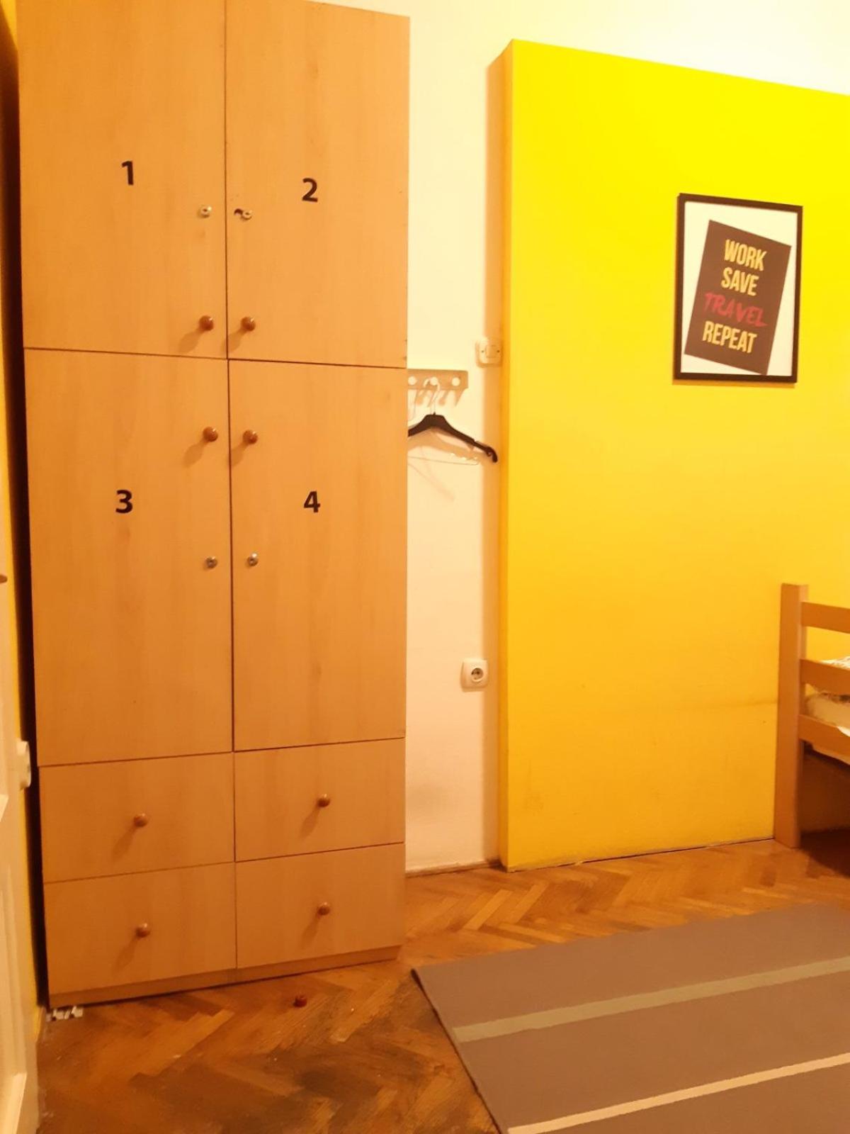 Bed in 4-Bed Mixed Dormitory Room photo 1