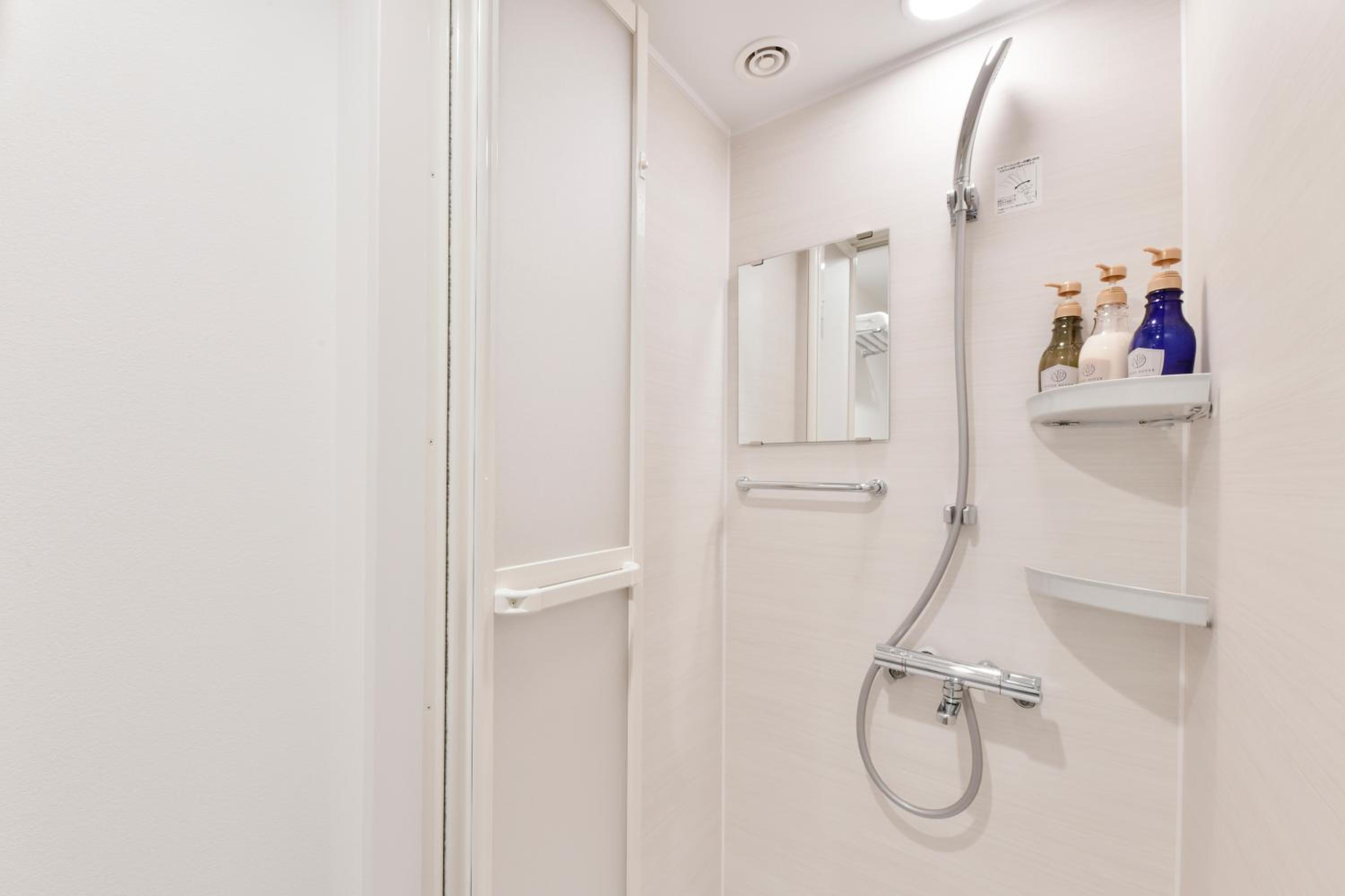 Single Room with Shower Booth - Non-Smoking - Photo 4