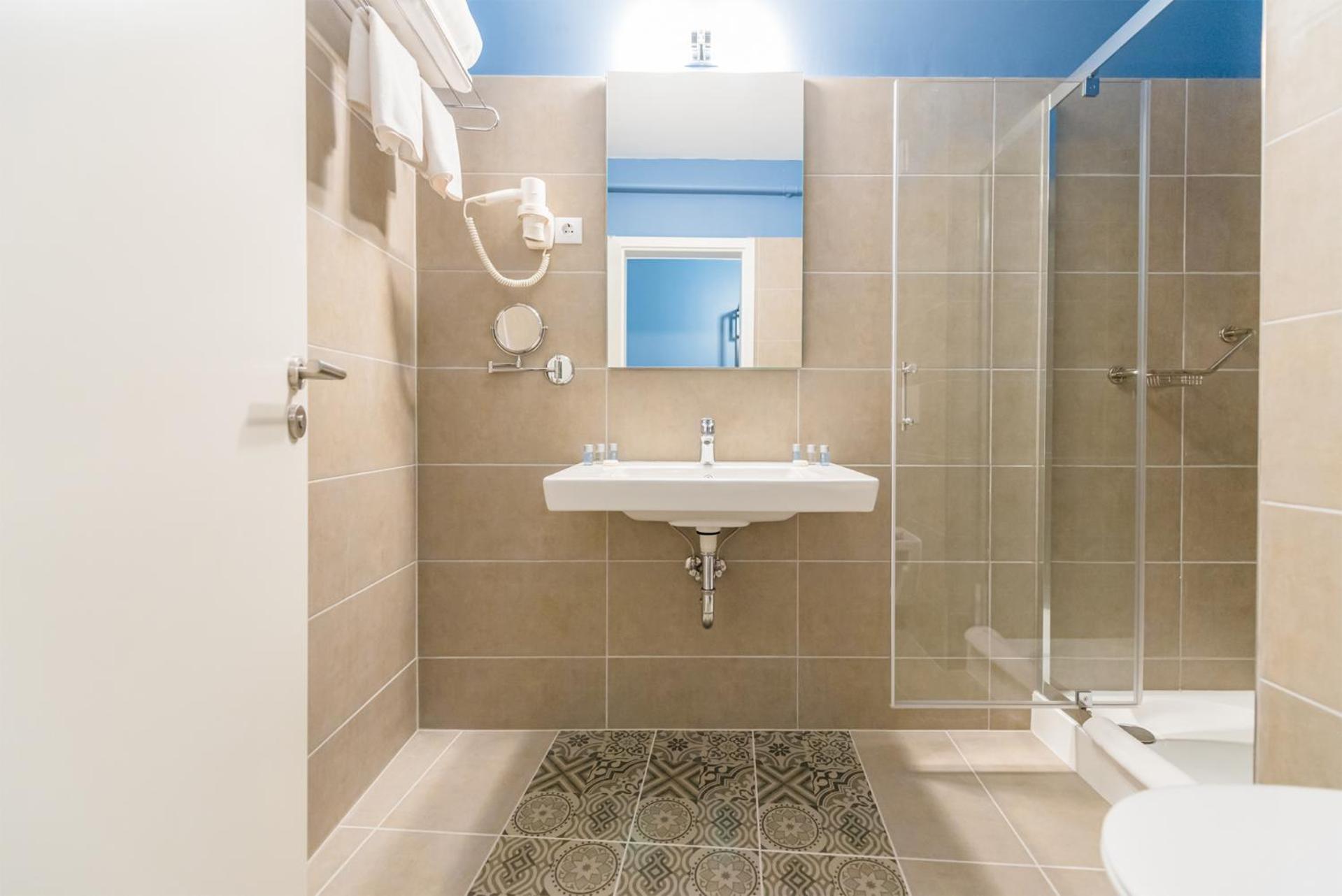 Comfort Double or Twin Room - Photo 11