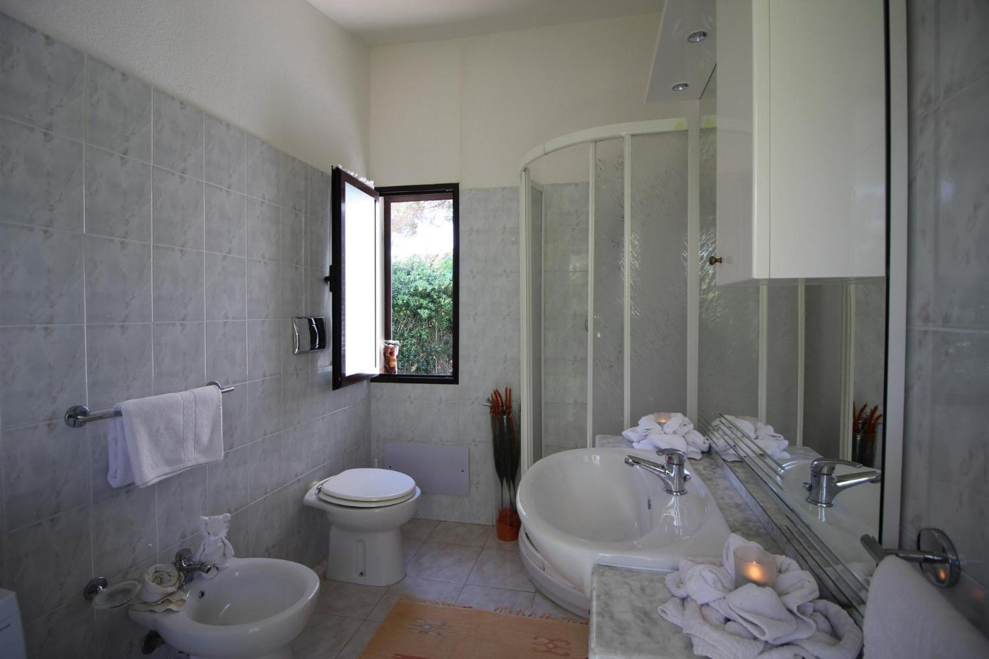 Three-Bedroom House photo 3
