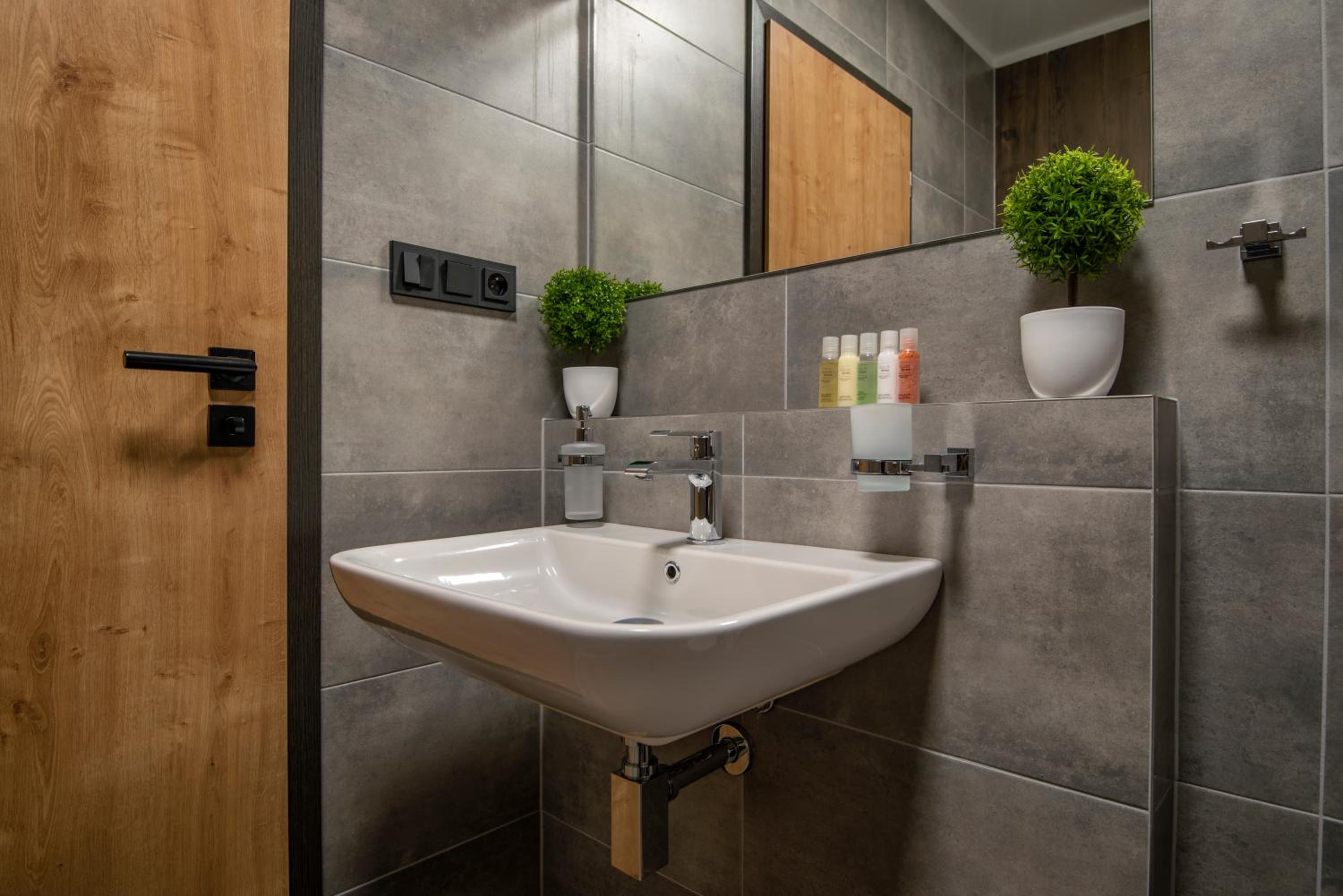 Standard Double or Twin Room - Photo 2