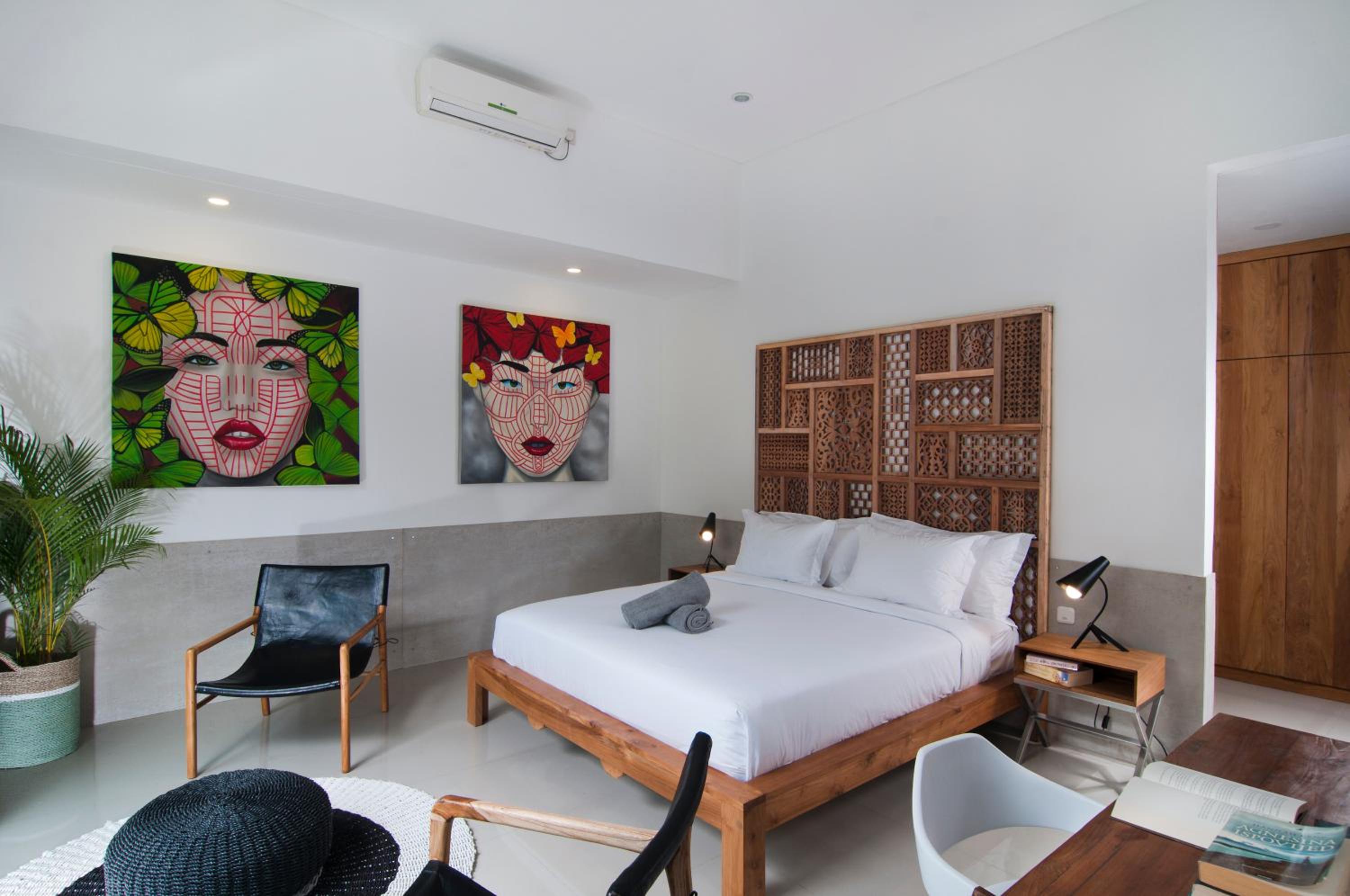 Three-Bedroom Villa photo 1