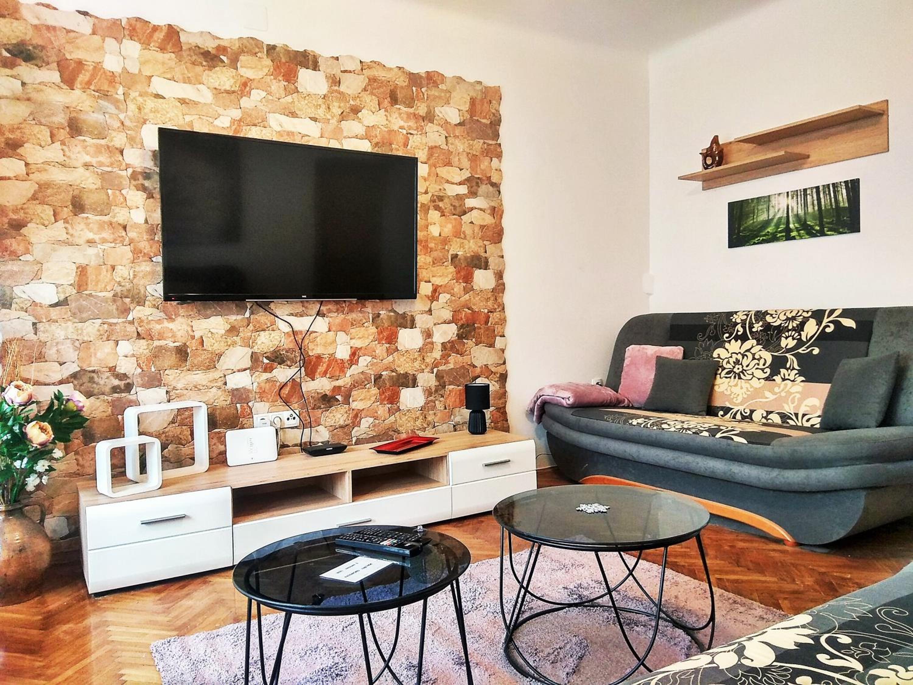 Two-Bedroom Apartment - Photo 23