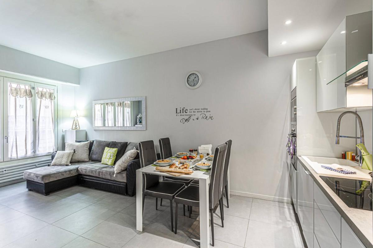 One-Bedroom Apartment