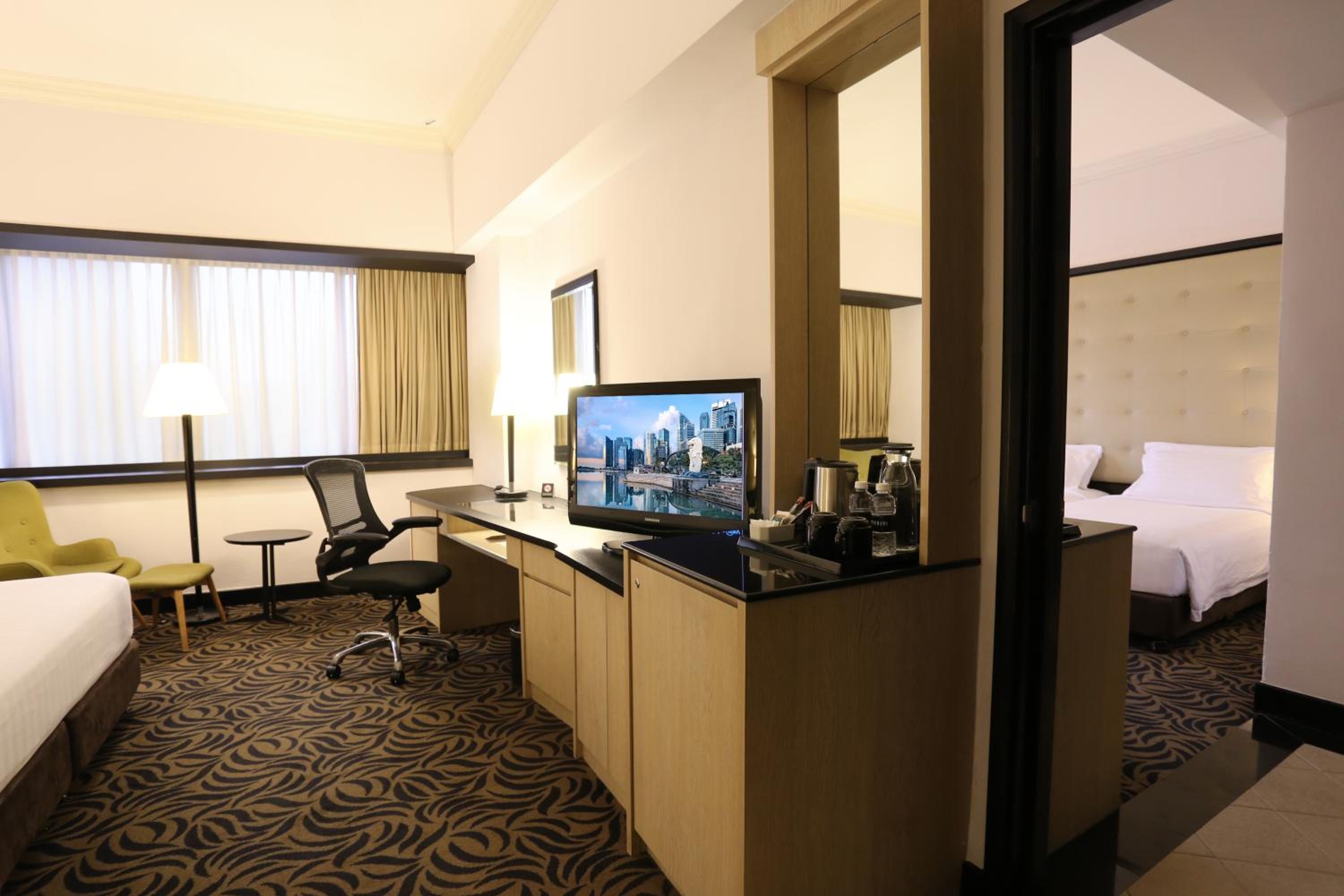 Connecting Room