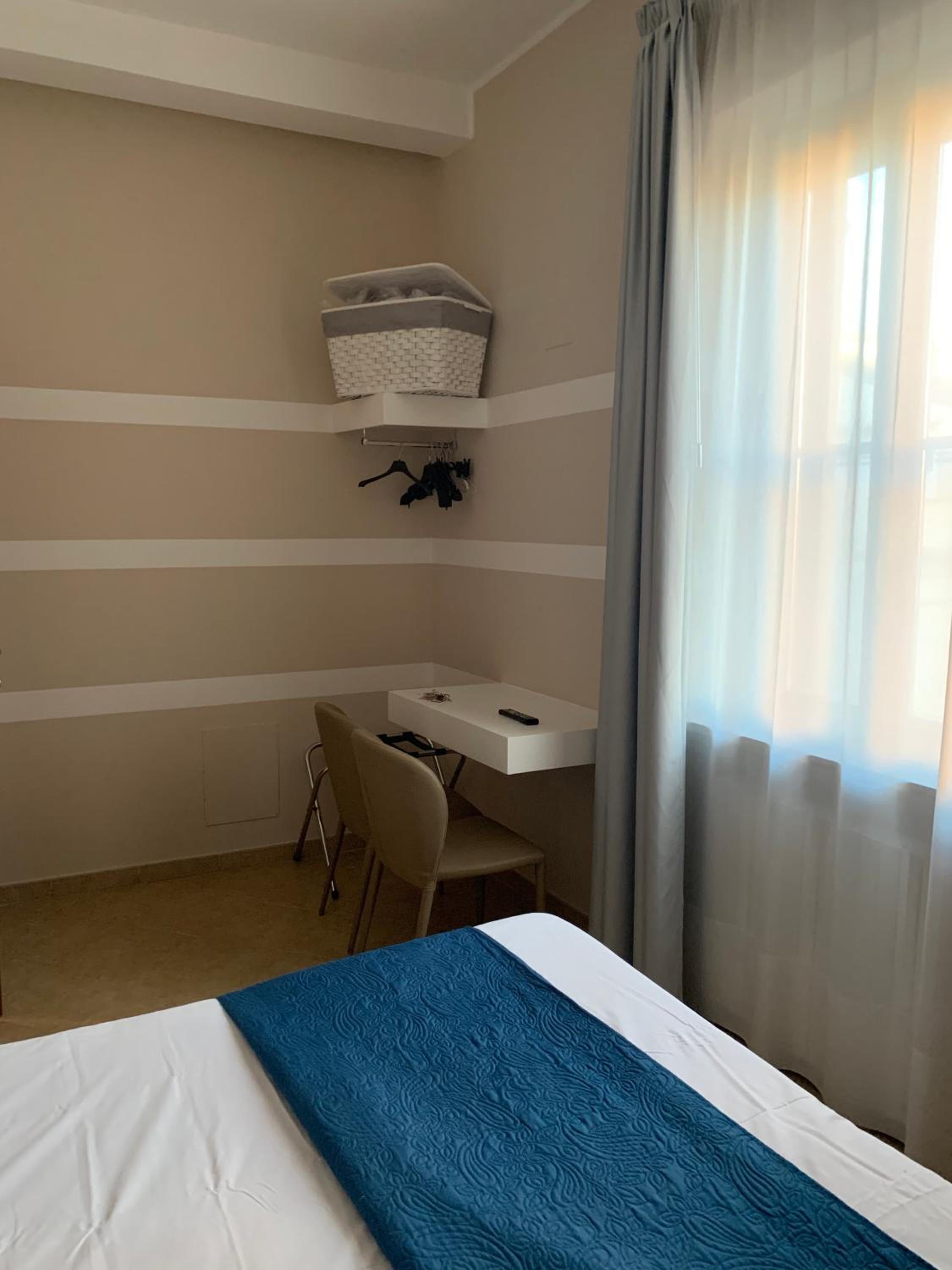Double or Twin Room photo 3