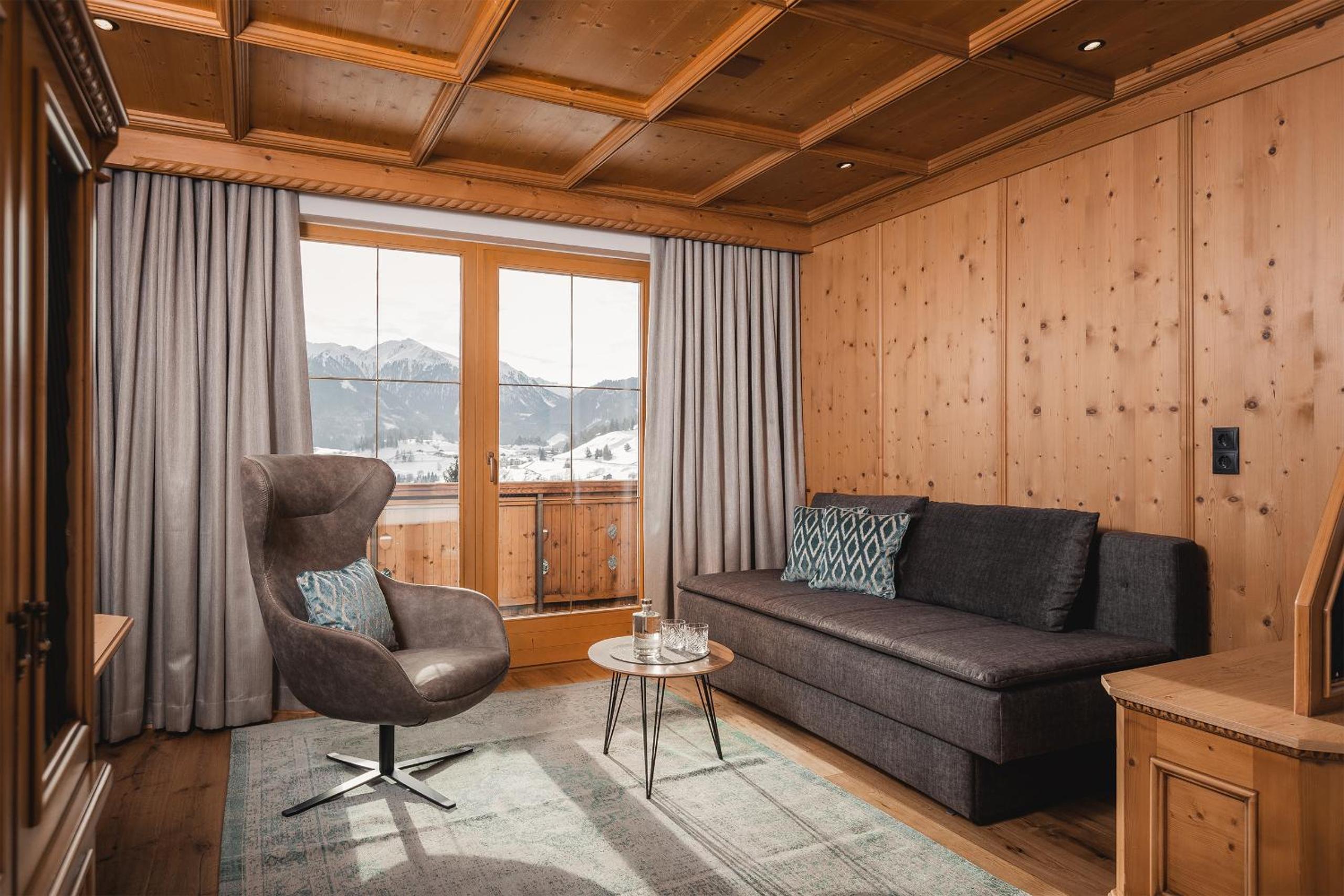 Junior Suite with Garden View - Photo 2