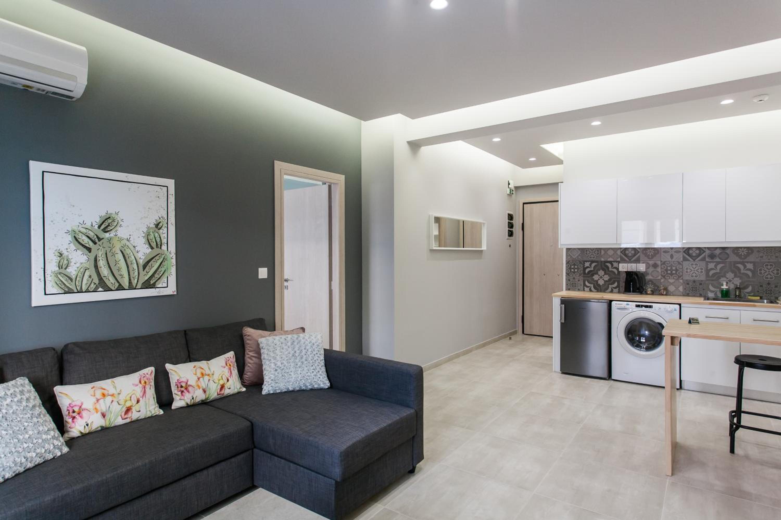 Premium One Bedroom Suite with Balcony photo 2
