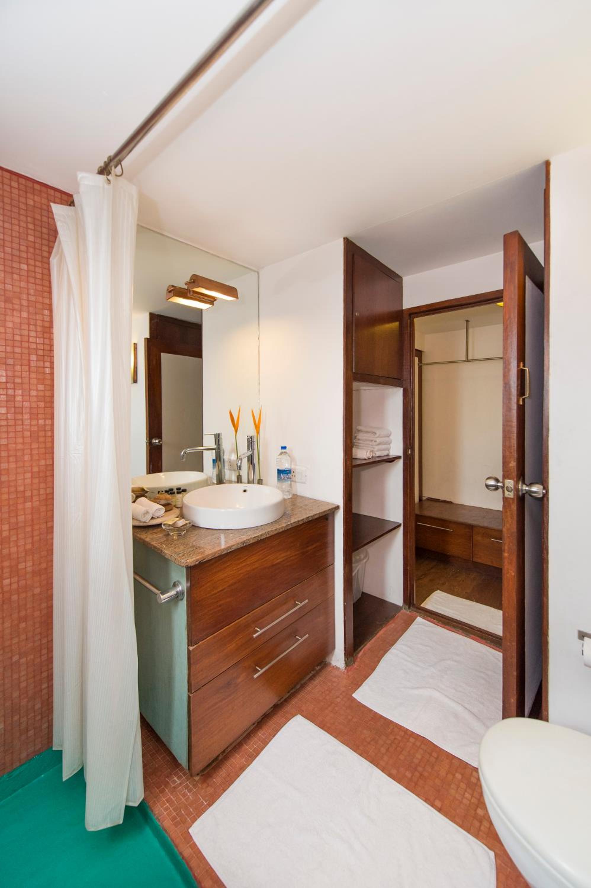 Discovery Houseboat photo 2