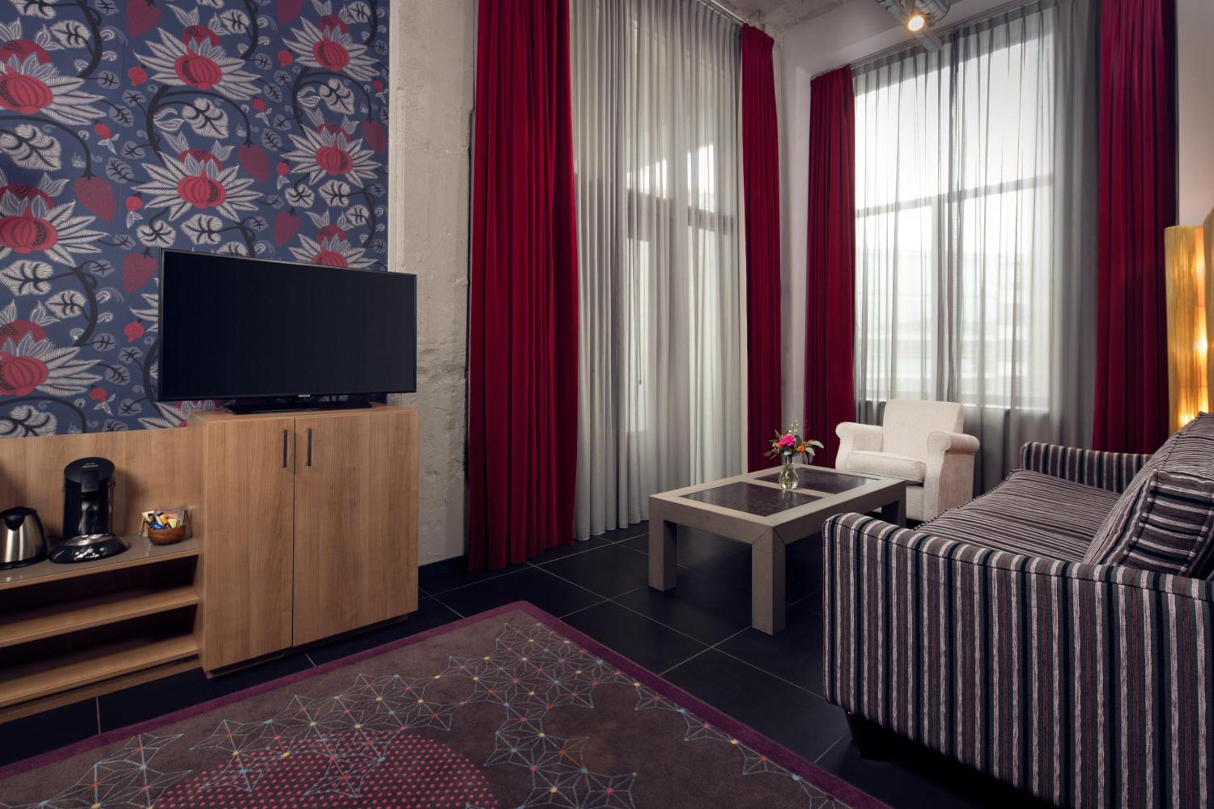 Suite - Photo 7