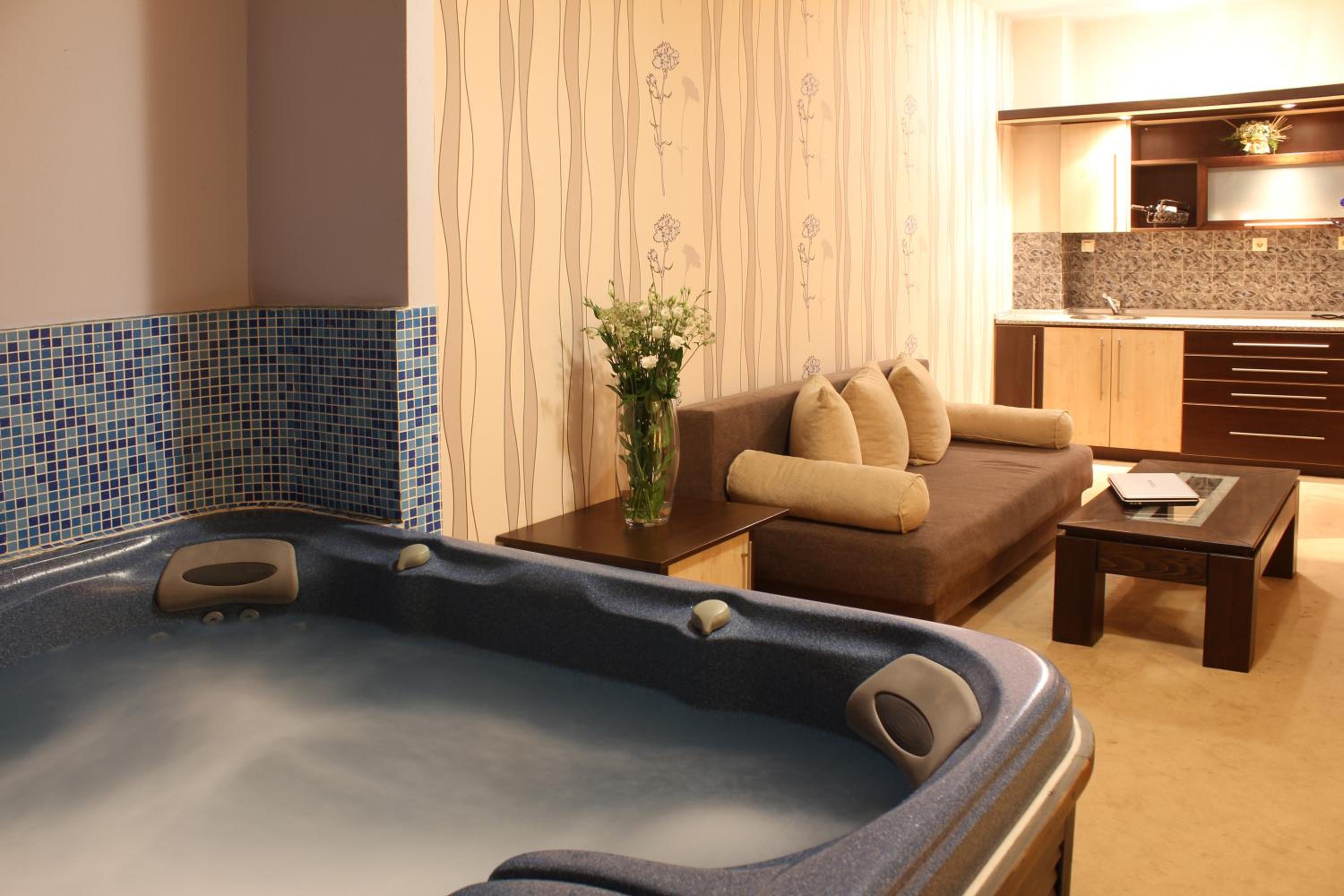 Suite with Sauna and Hot Tub (Jacuzzi) - Photo 1