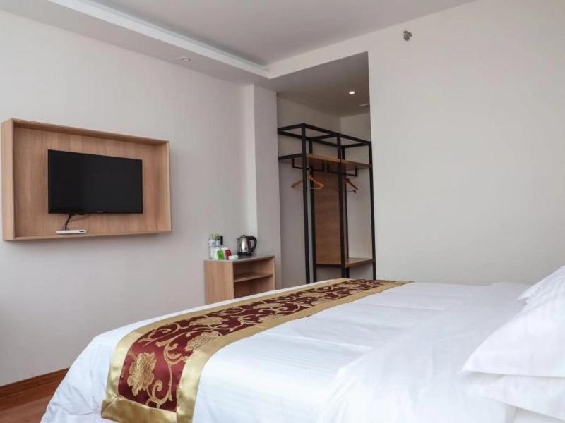 Twin Room - Photo 16