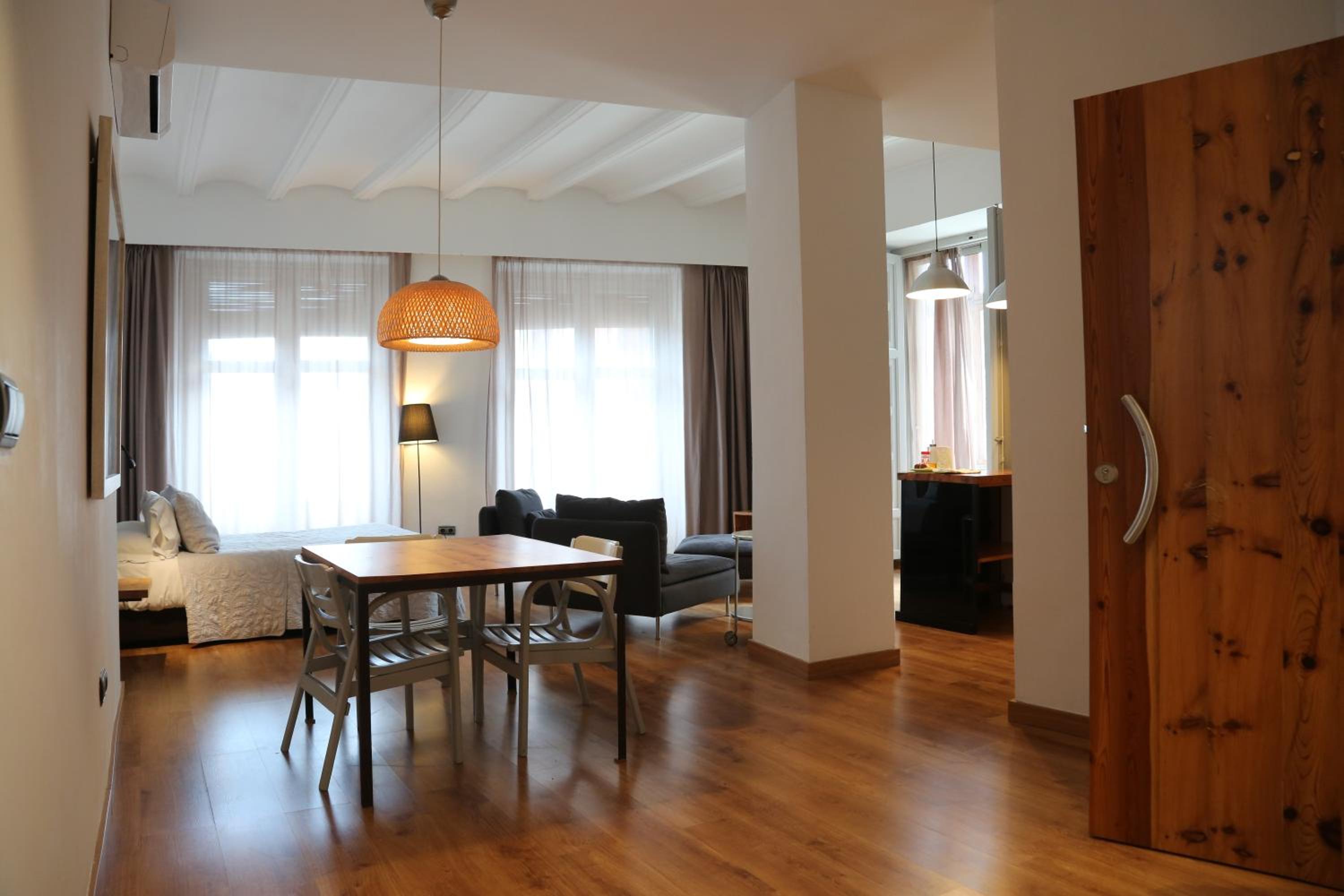 Deluxe Apartment - Photo 3