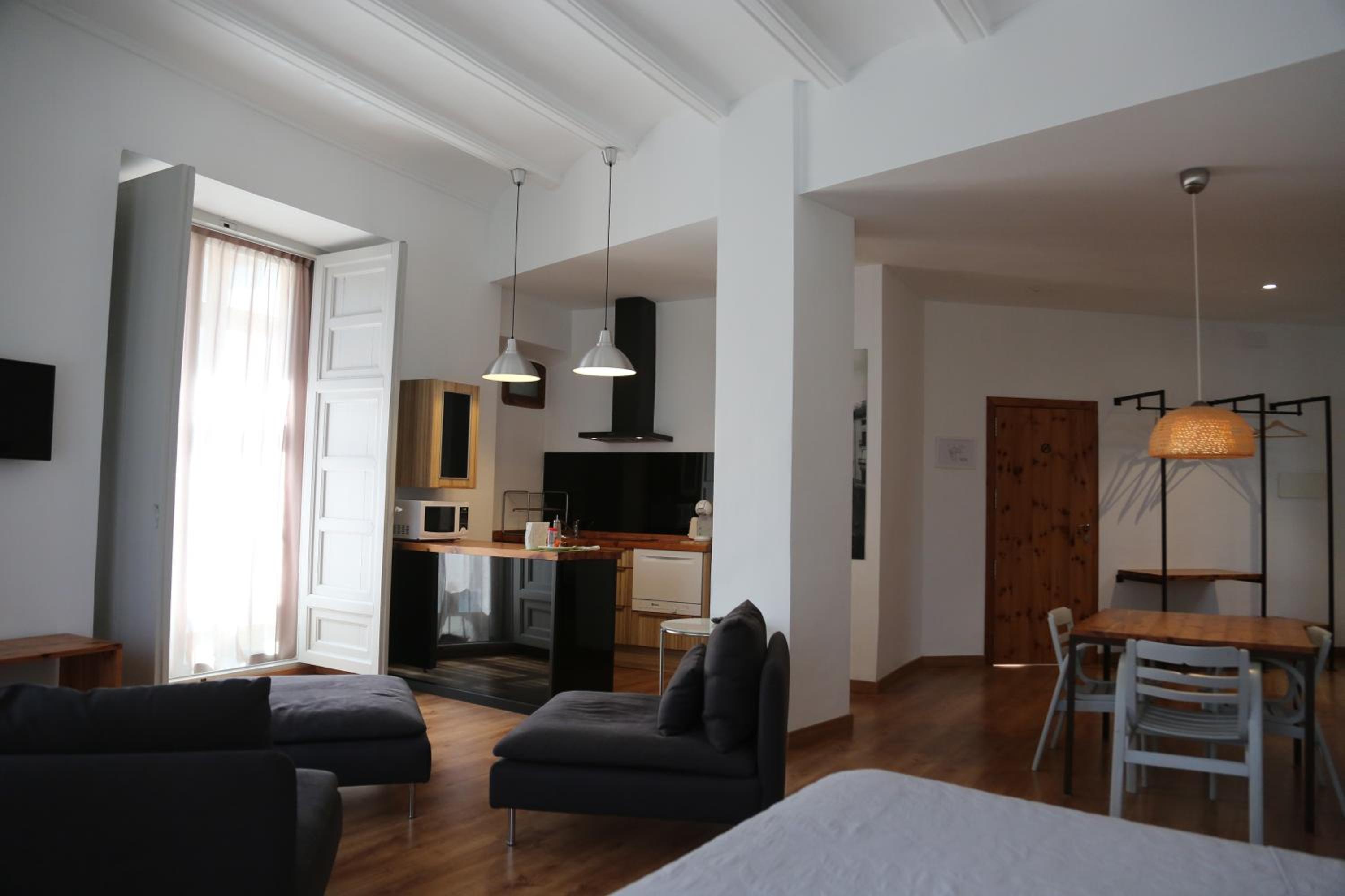 Deluxe Apartment - Photo 16