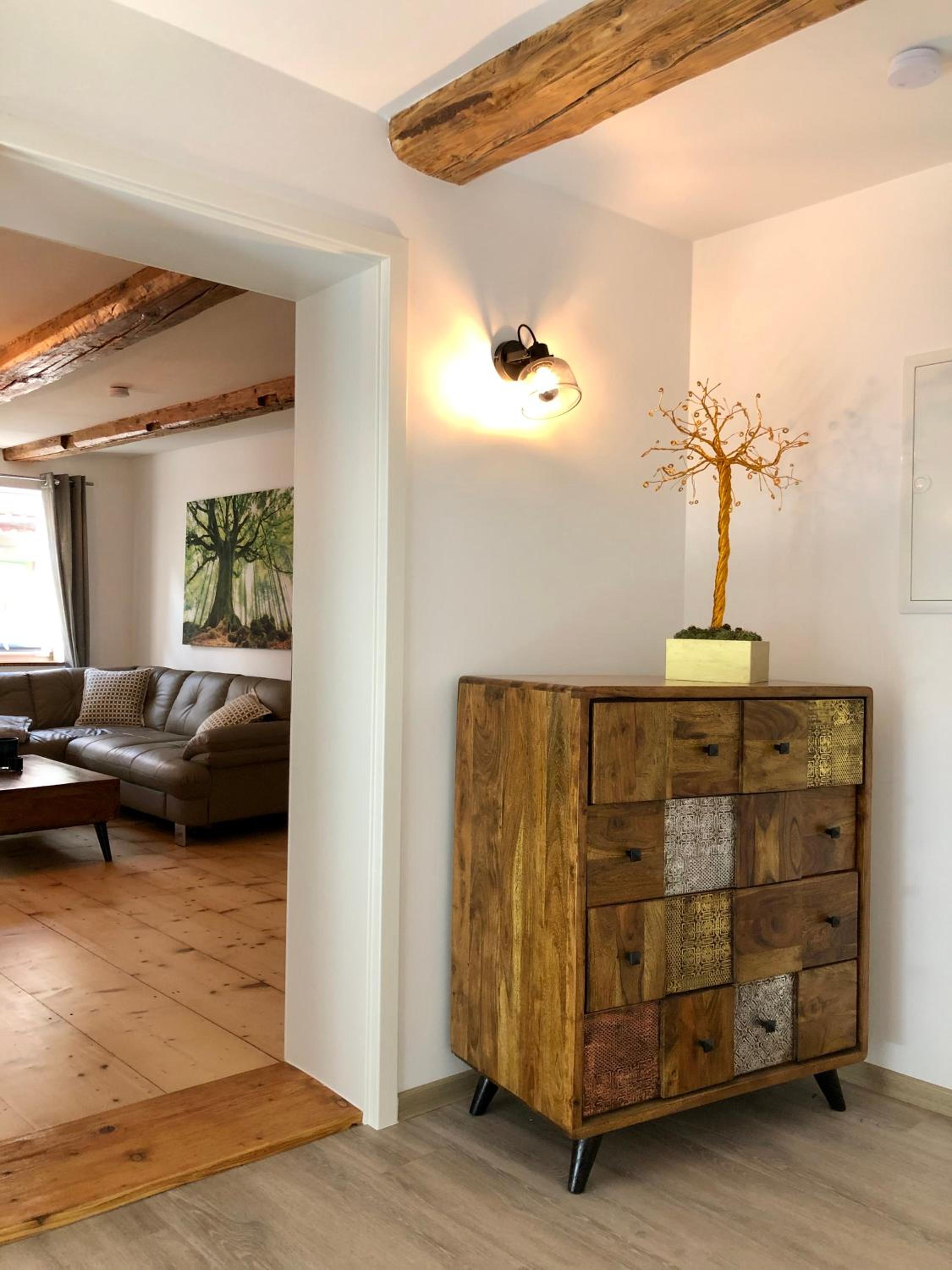 Two-Bedroom Apartment 4 with Balcony and Castle View