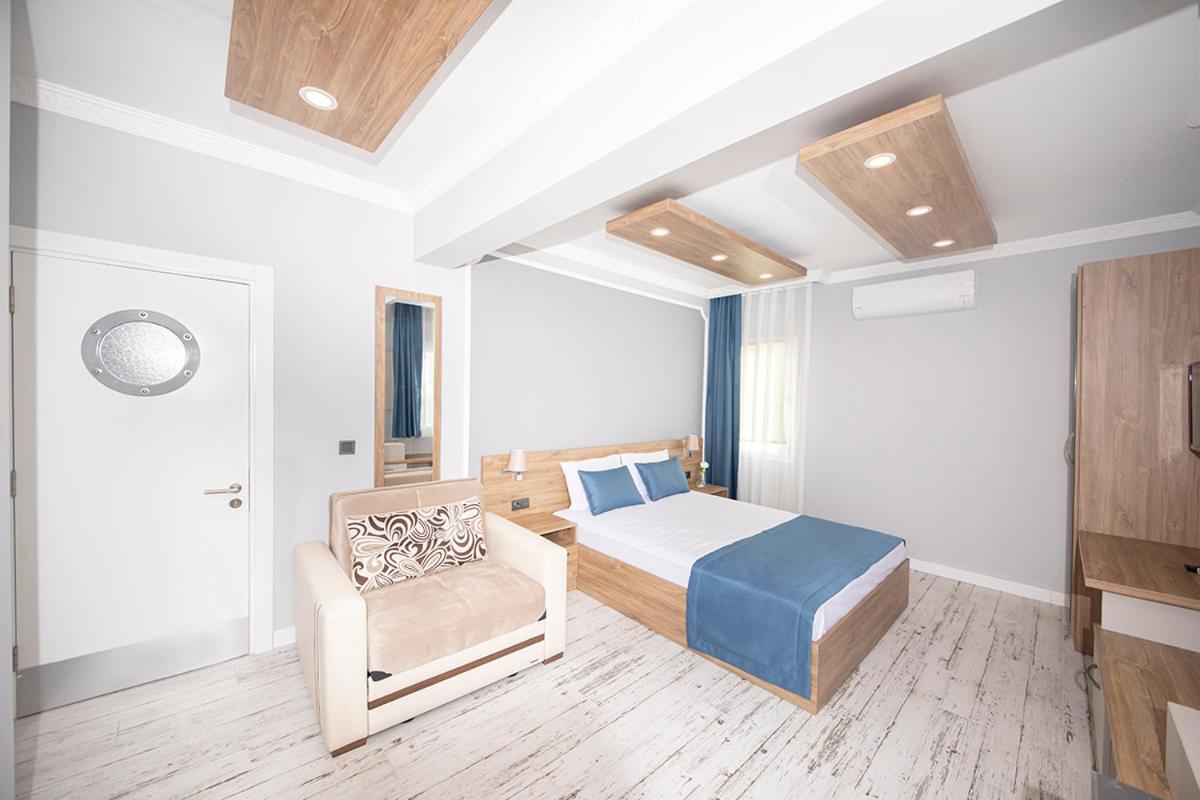 Deluxe Room - Photo 10