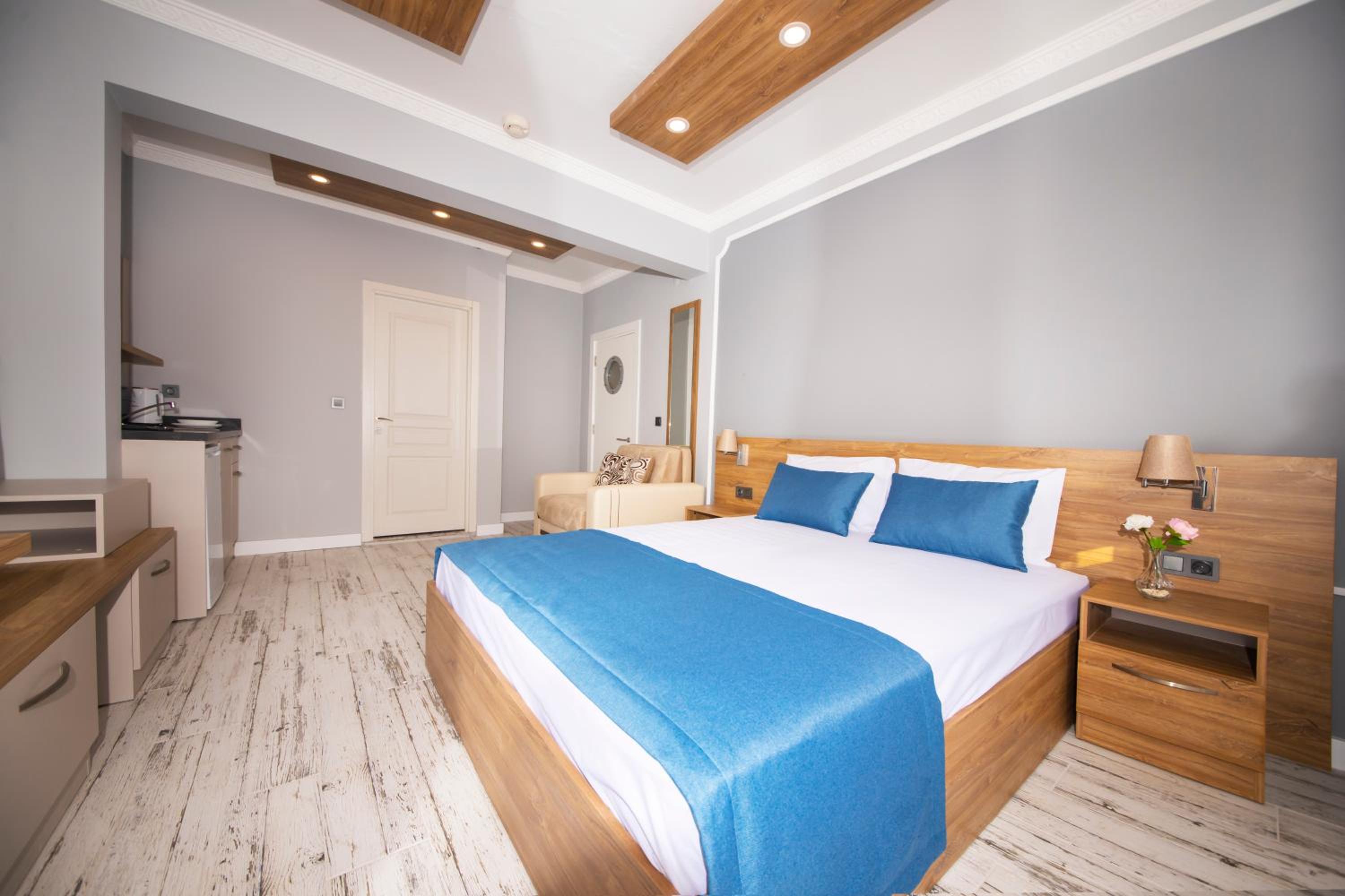 Deluxe Room - Photo 3