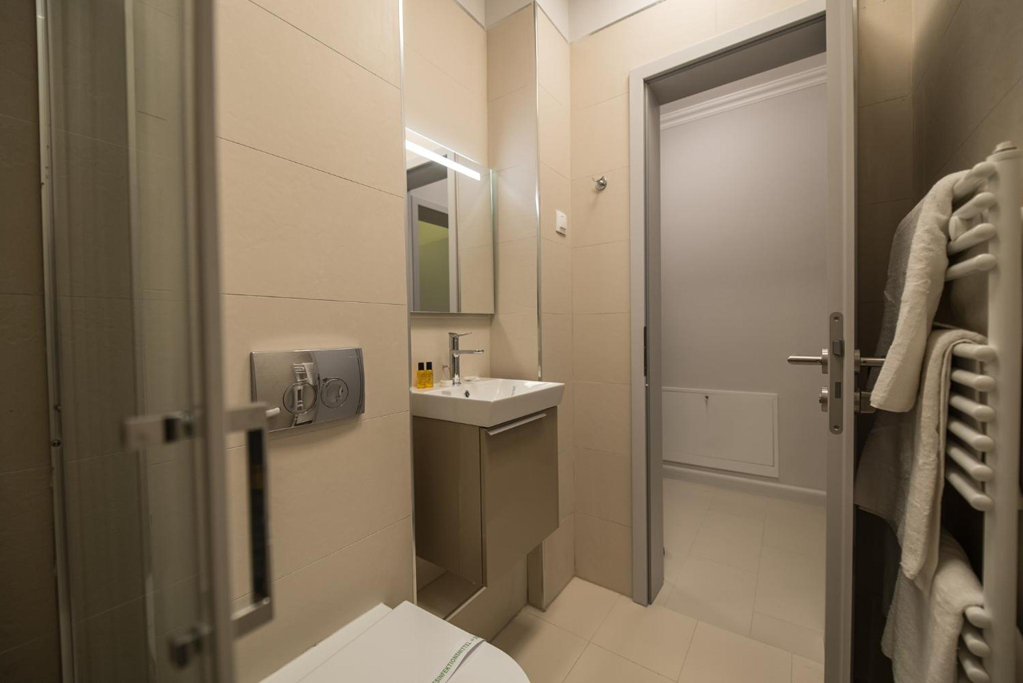 Apartment 1 Bedroom - Photo 10