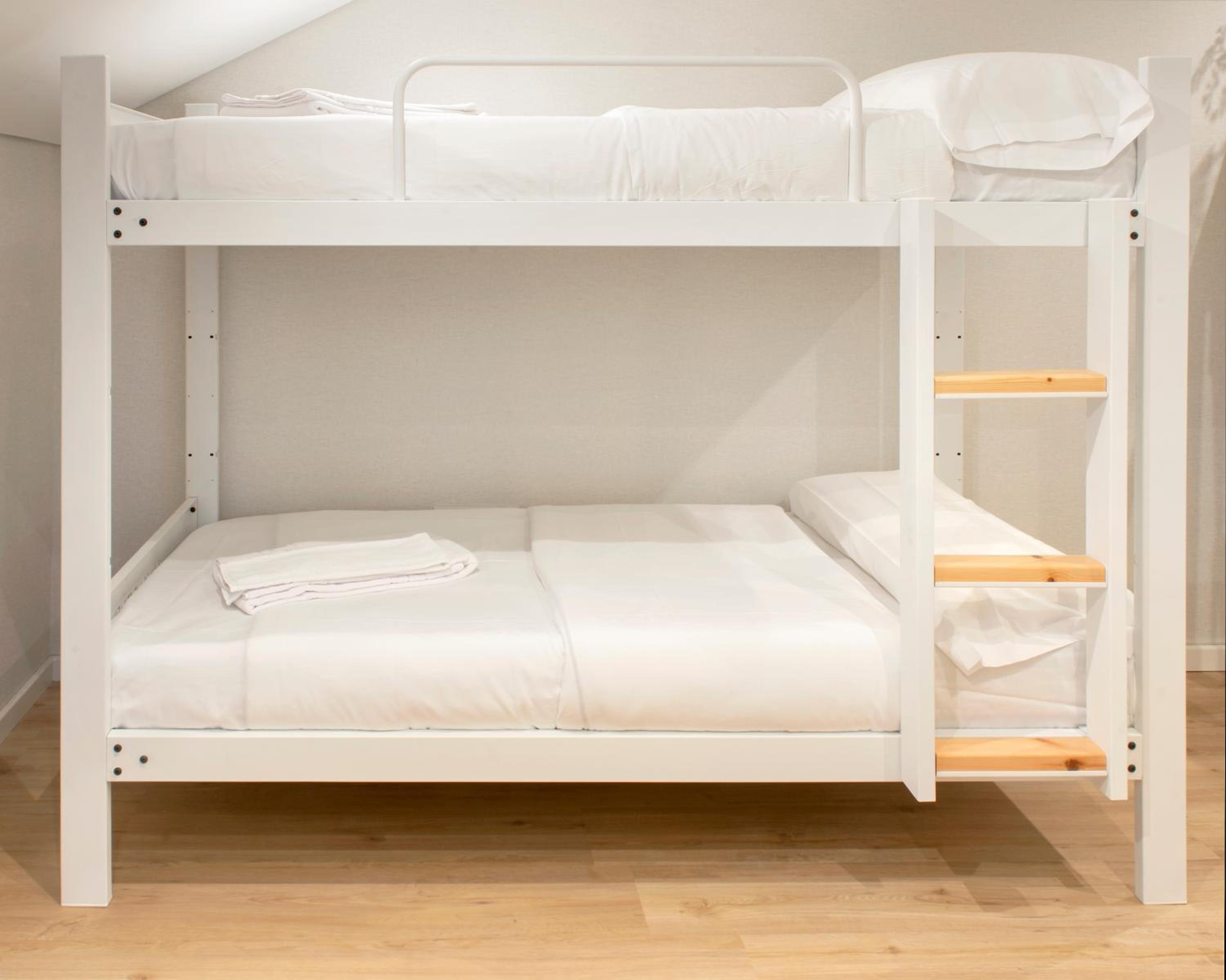 Family Room - Photo 6