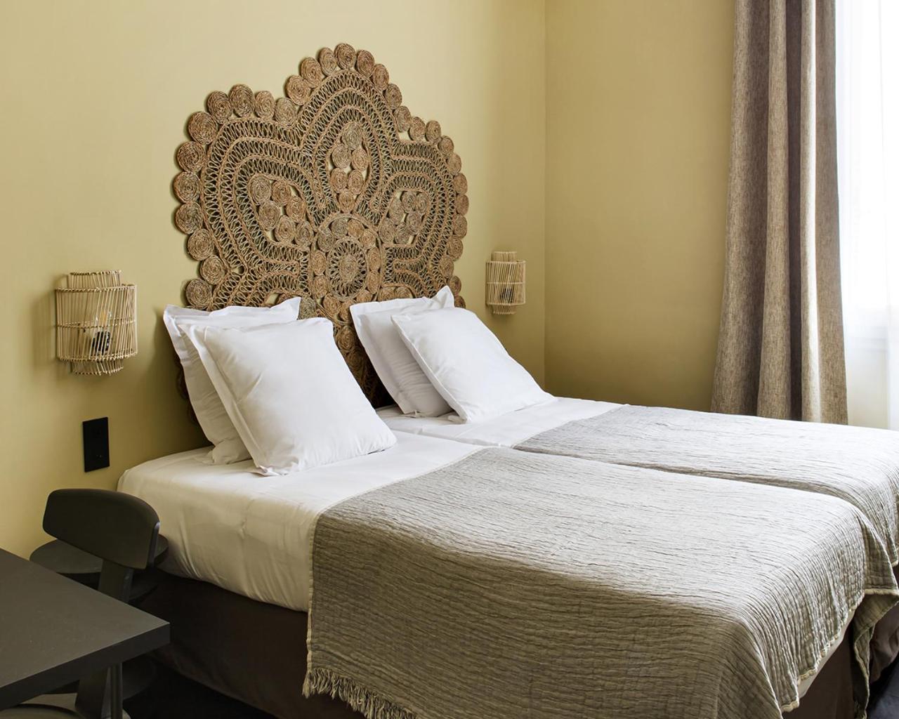 Standard Double Room thumbnail 5