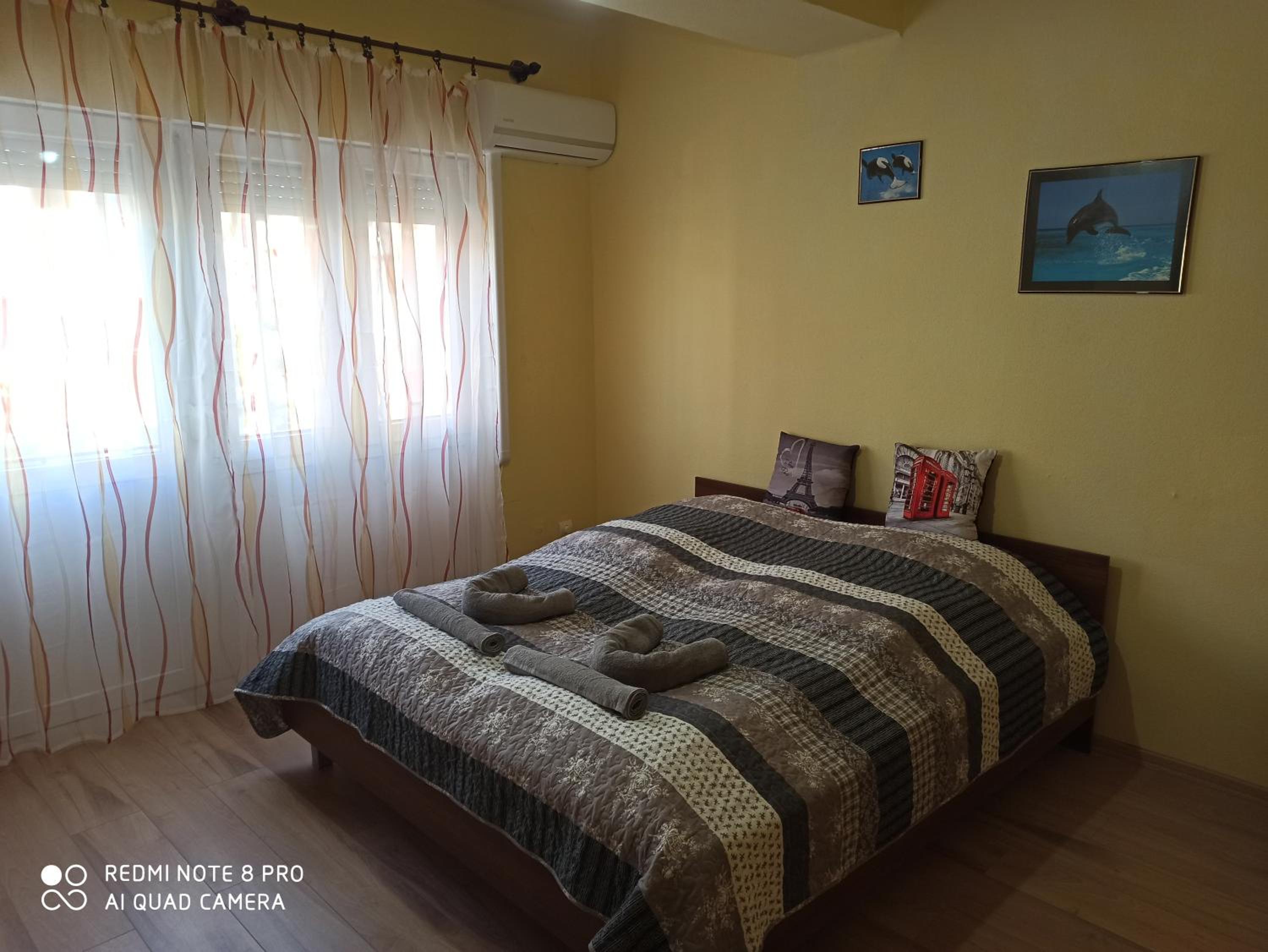 One-Bedroom Apartment - Photo 3