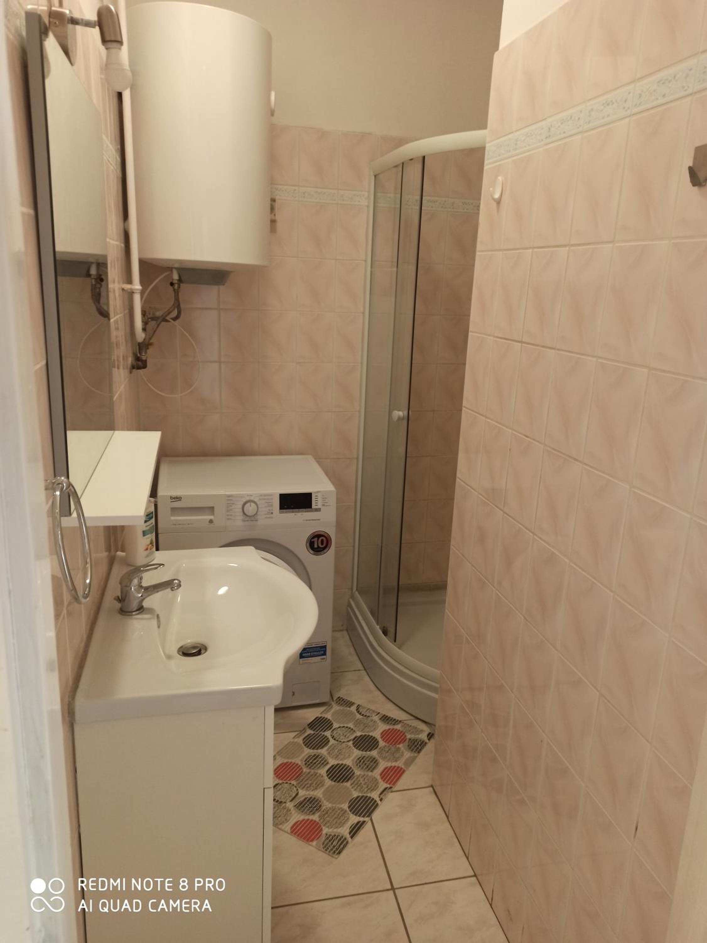One-Bedroom Apartment - Photo 5