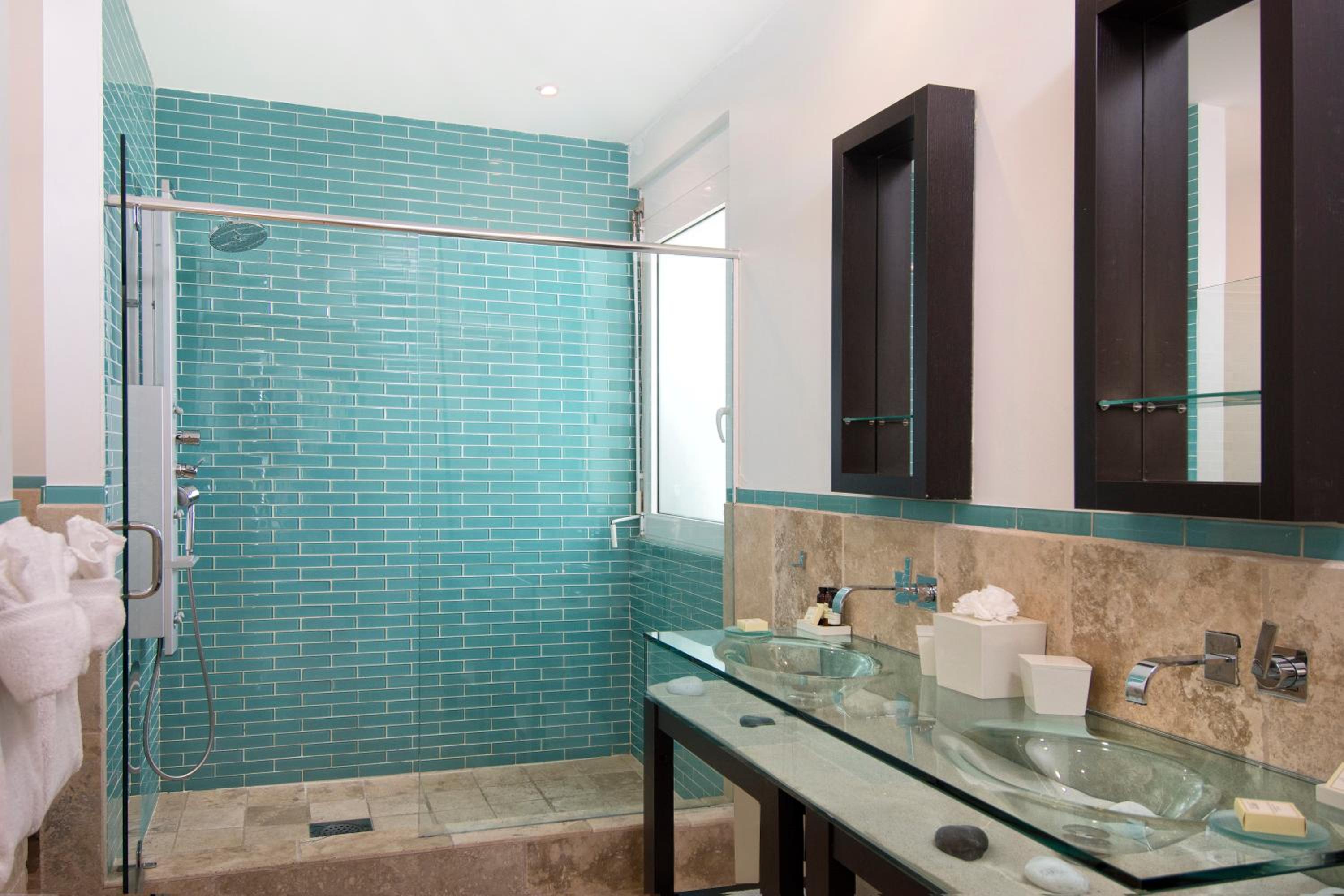 Four Bedroom Beach Front Villa photo 2