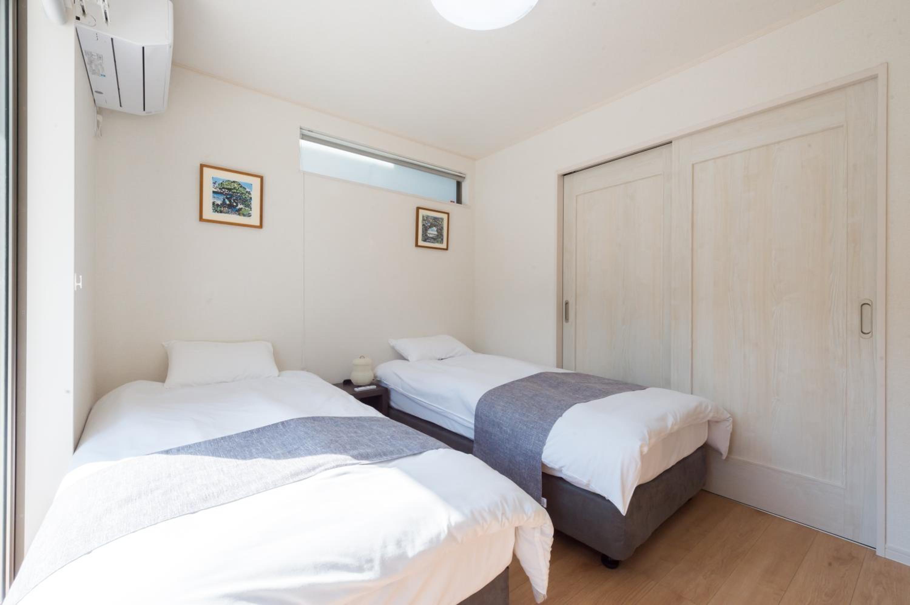 Three-Bedroom House photo 3