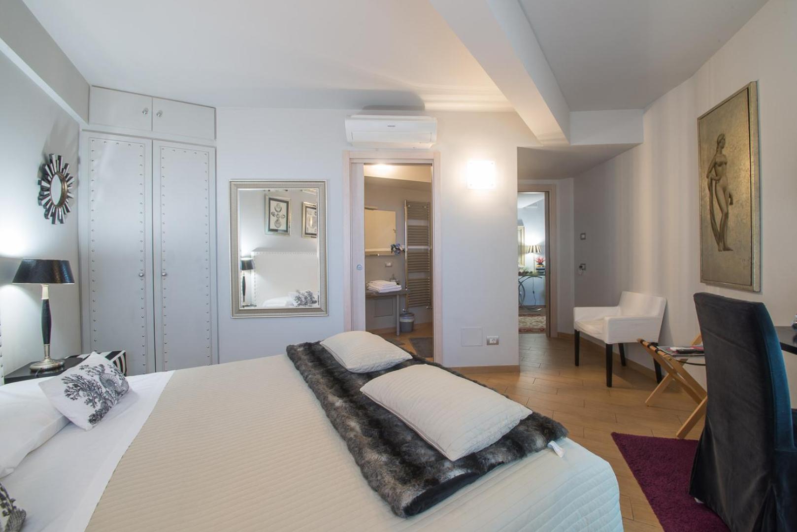 Comfort Double Room with City View photo 3