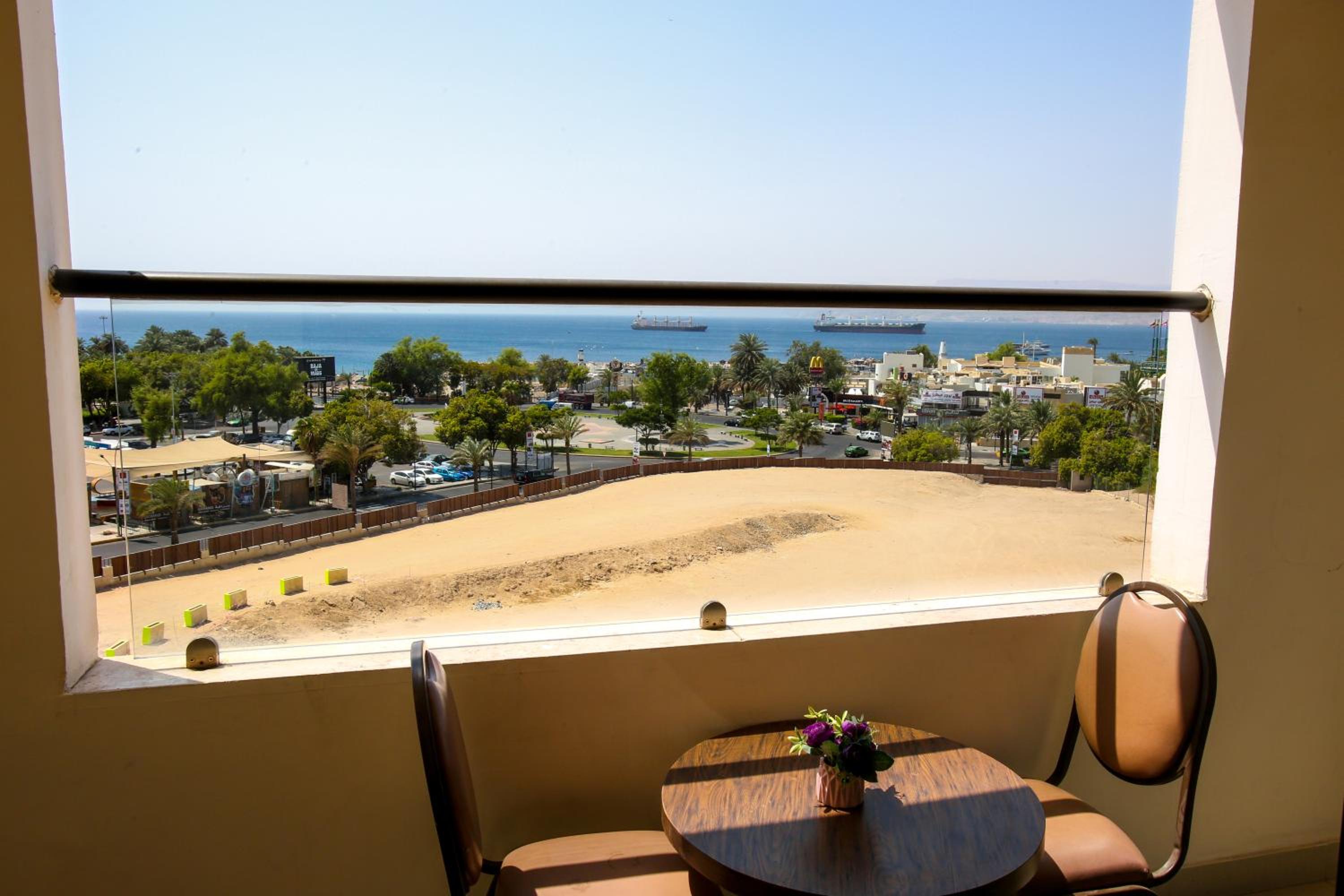 Double Room with Balcony and Sea View - Photo 6