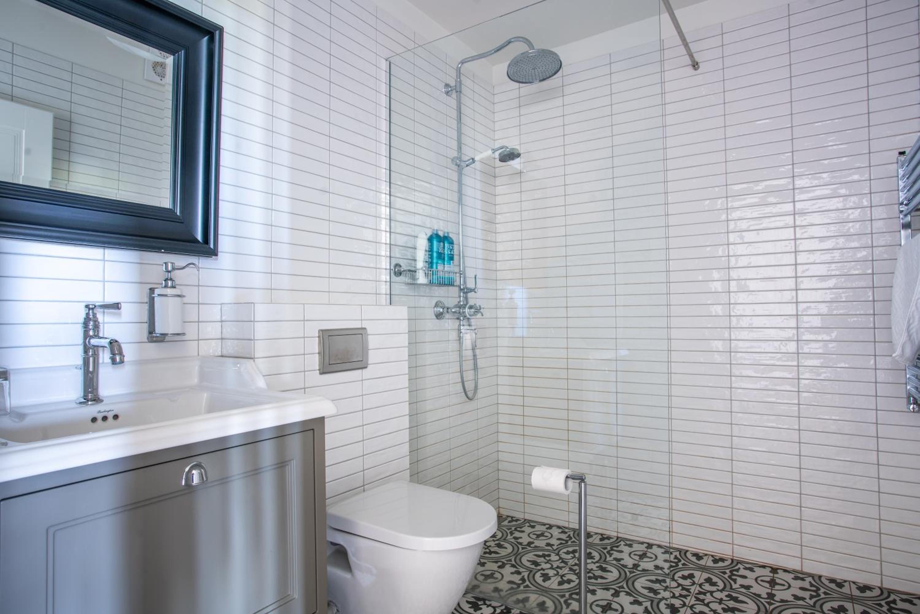 Twin Room with Private Bathroom
