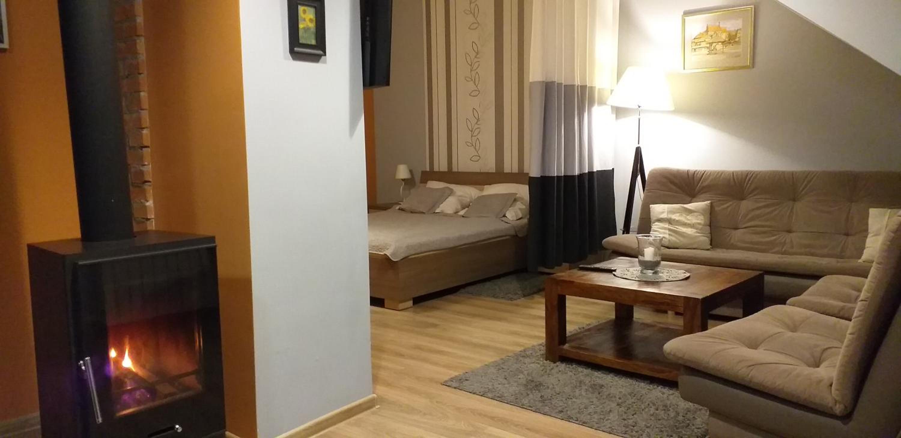 Studio Apartment - Photo 1