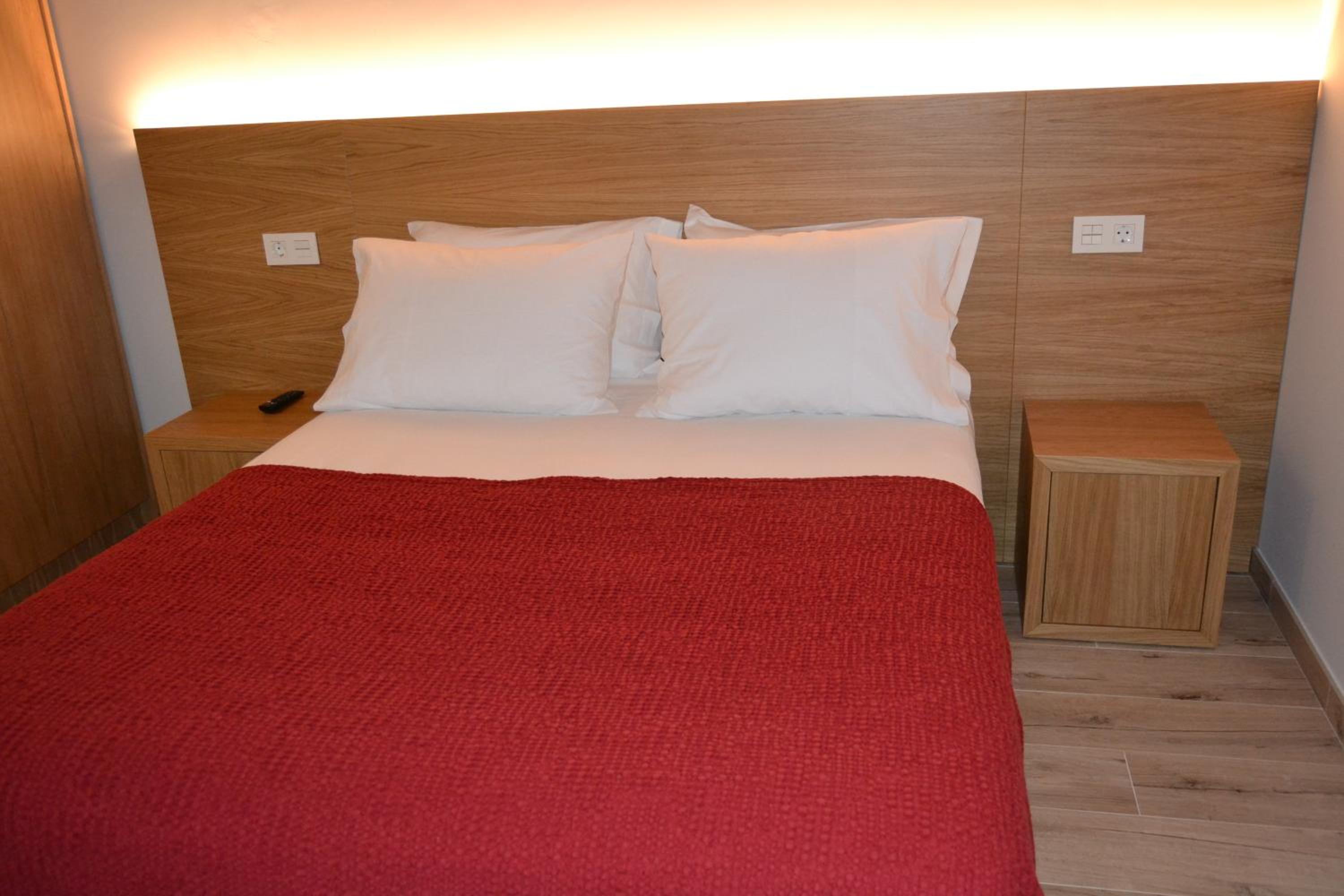 Double Room With Private Bathroom - Garden View