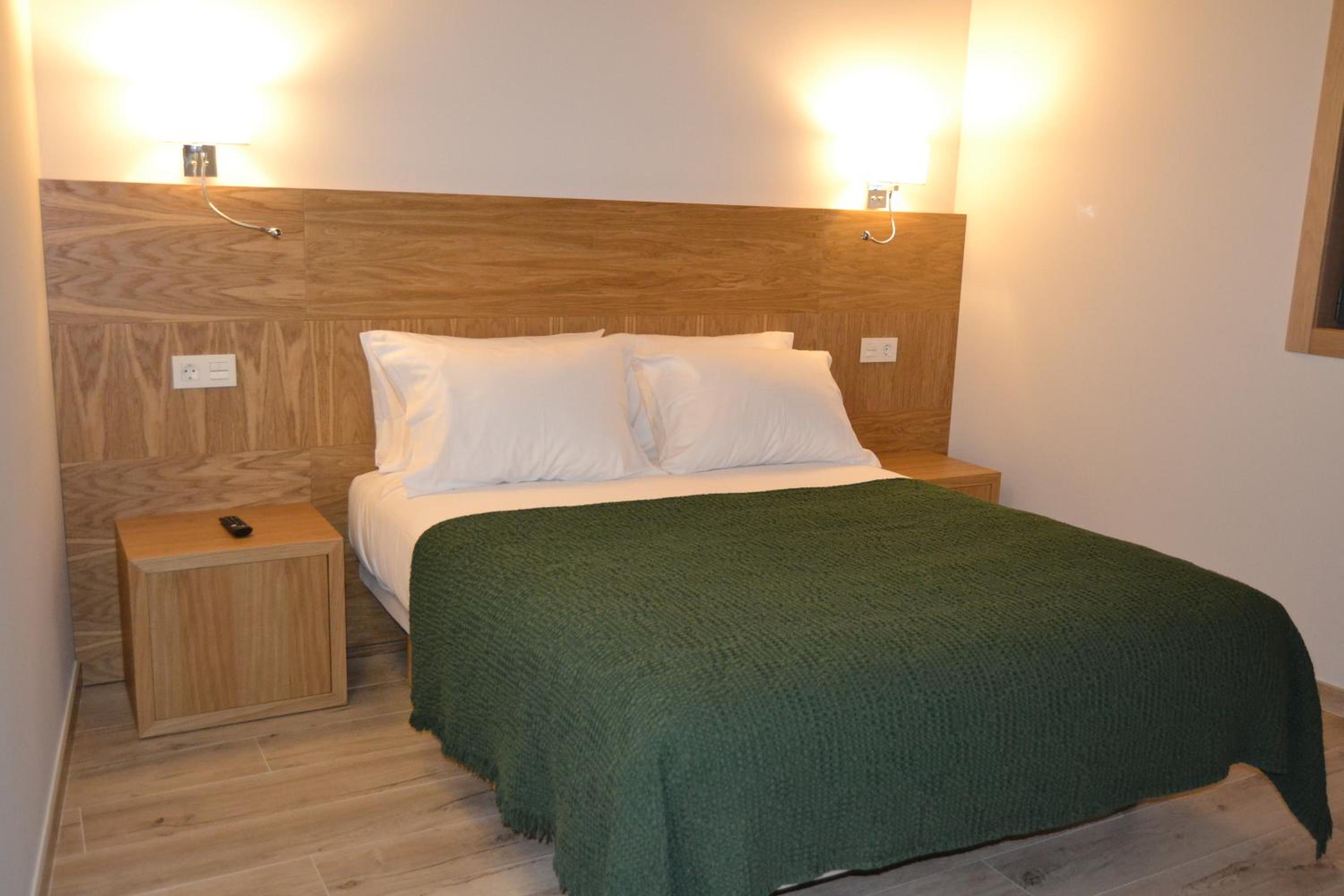 Double Room With Private Bathroom - Garden View
