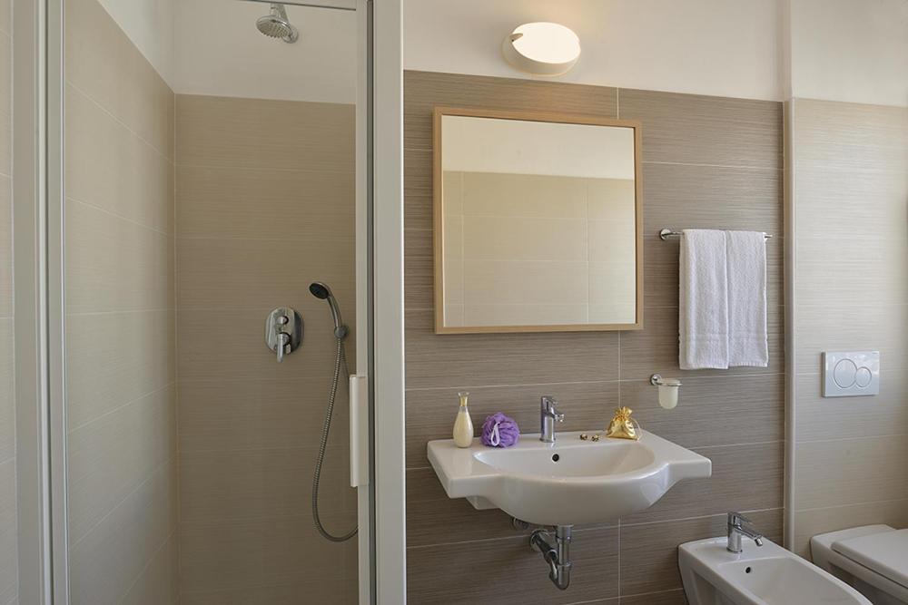 Quadruple Room - Photo 6