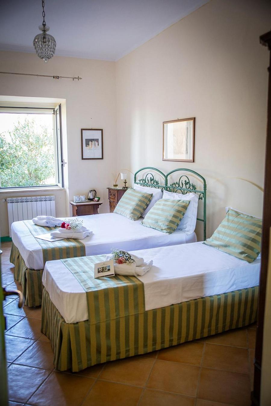 Double or Twin Room with Private Bathroom photo 3