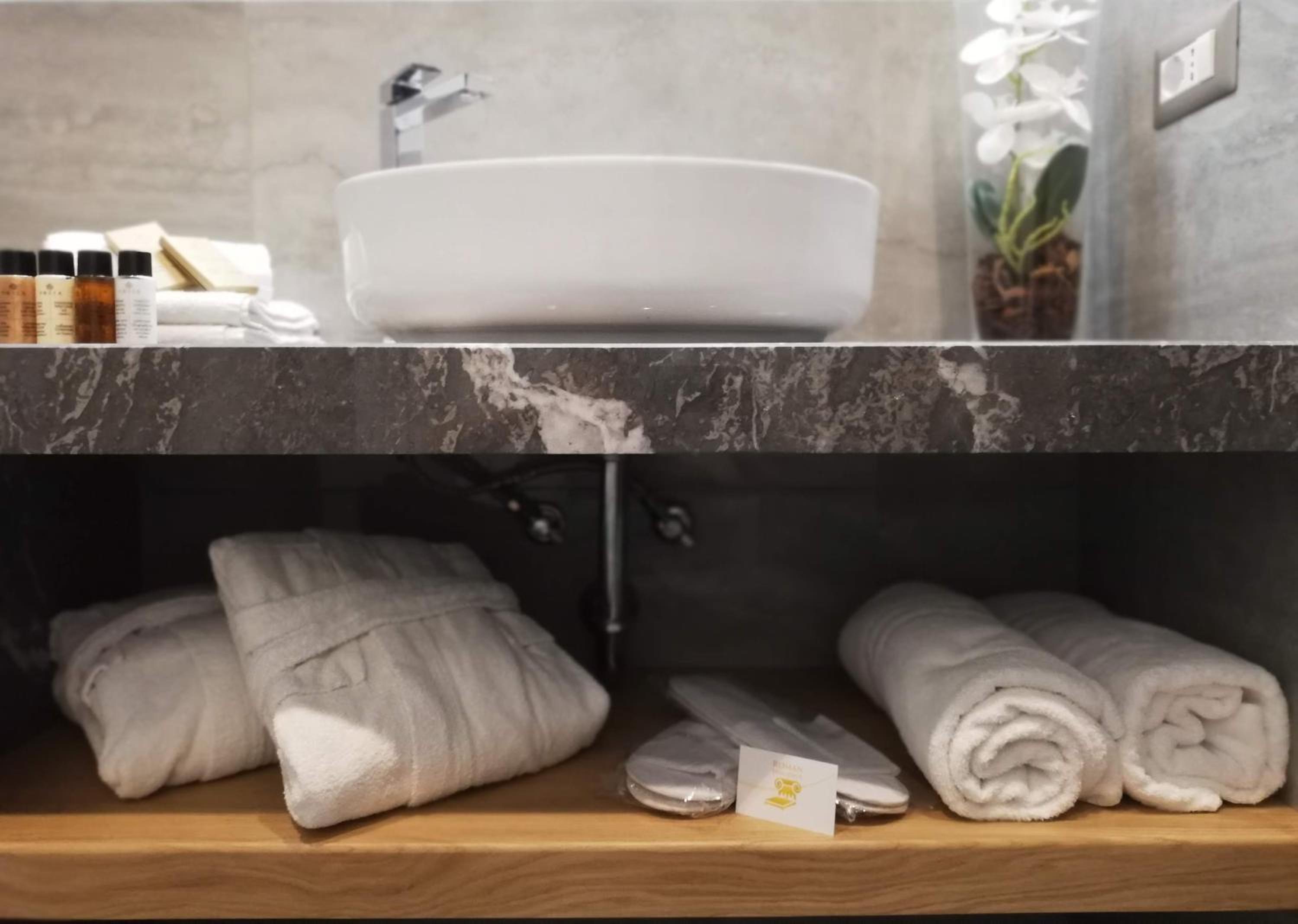 Superior Double Room with Spa Bath photo 2
