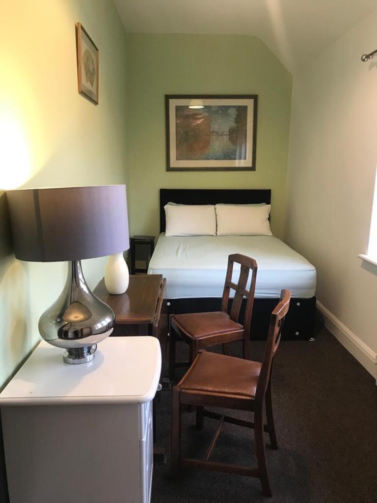 Standard Double Room With Shared Bathroom photo 3