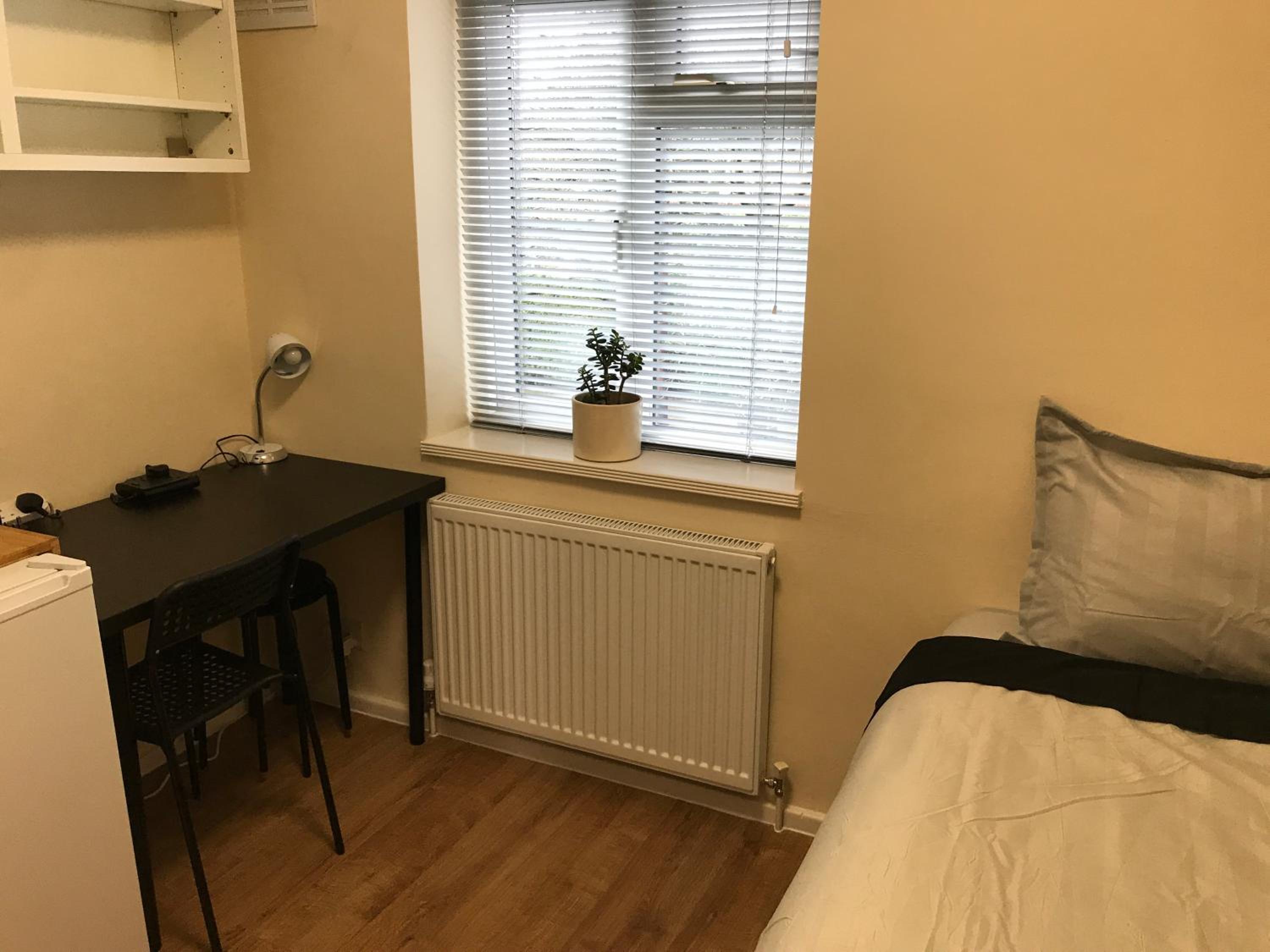 Small Single Room photo 1