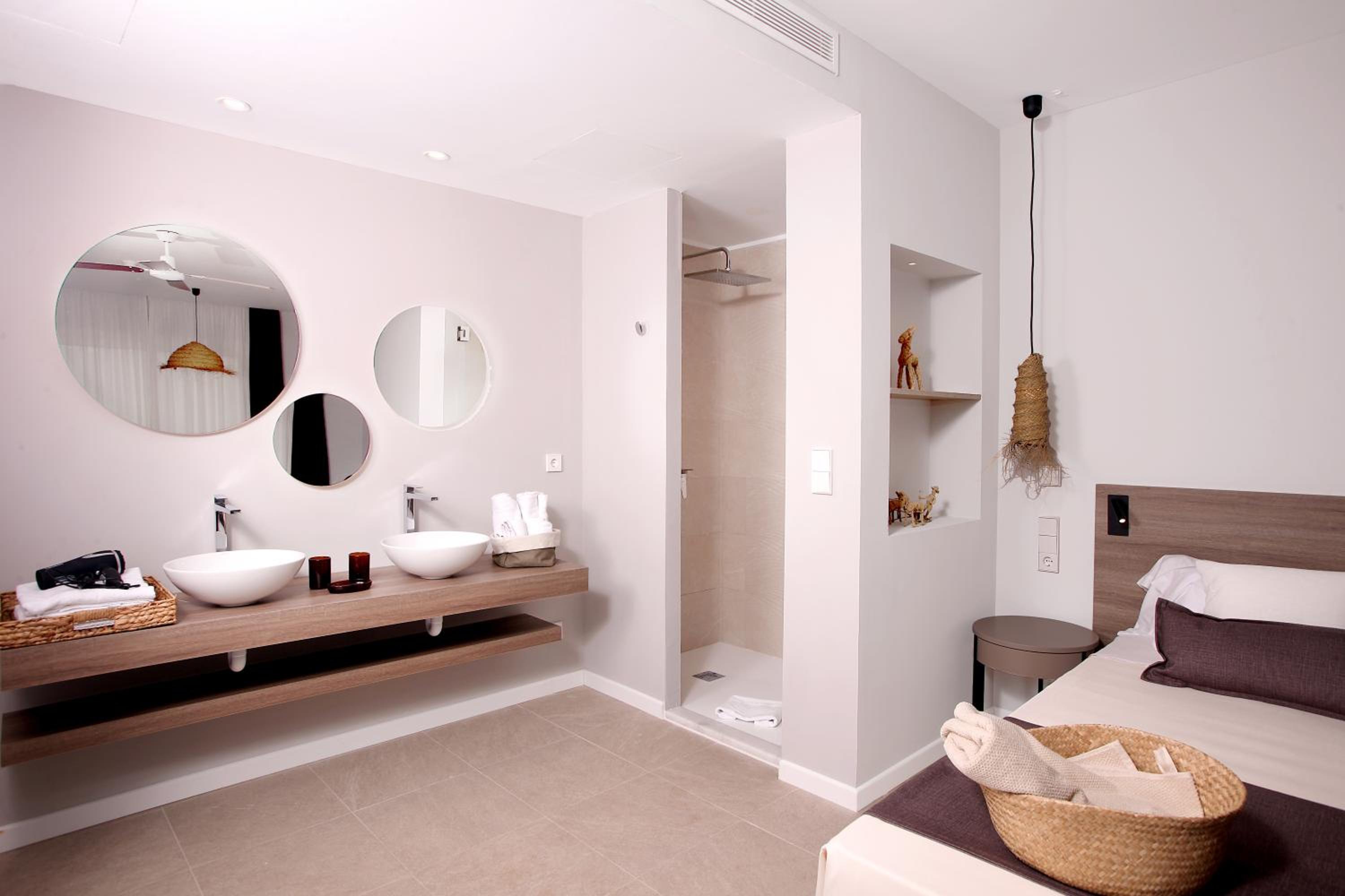 Double Room - Photo 4