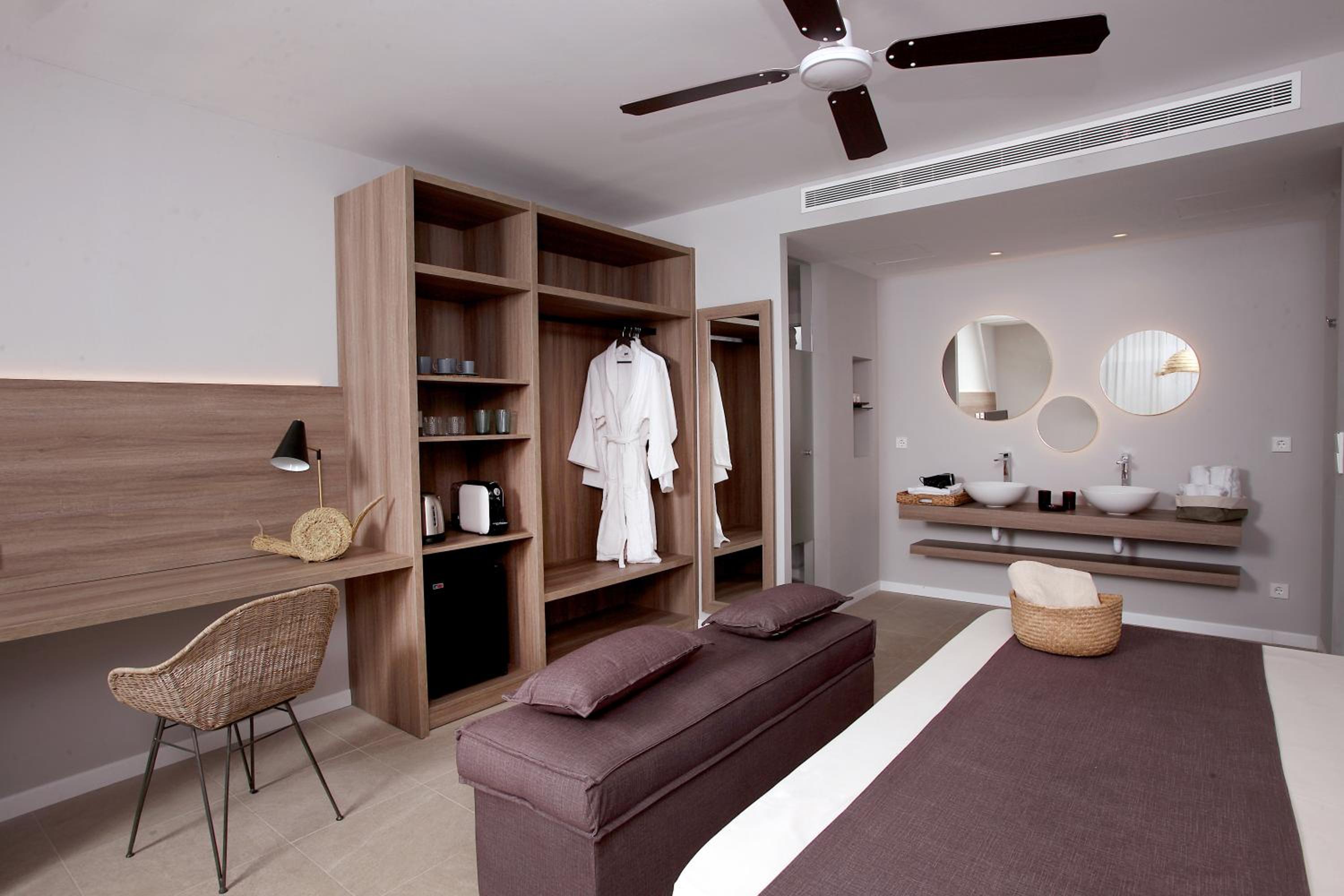 Double Room - Photo 7