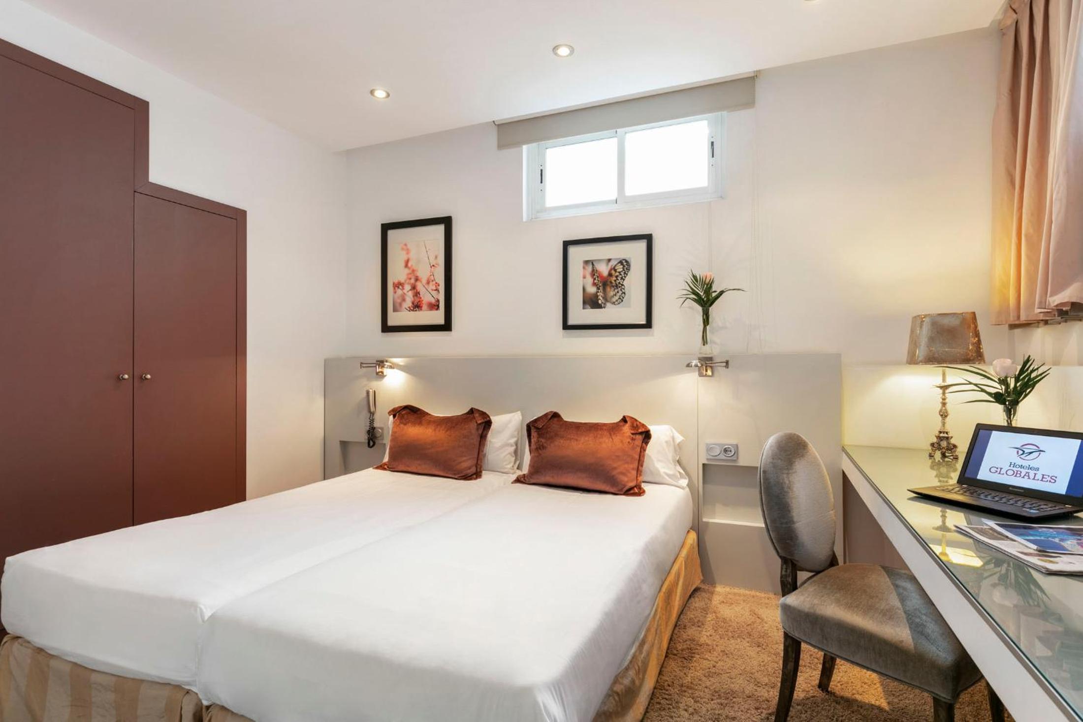 Double or Twin Room - Photo 7