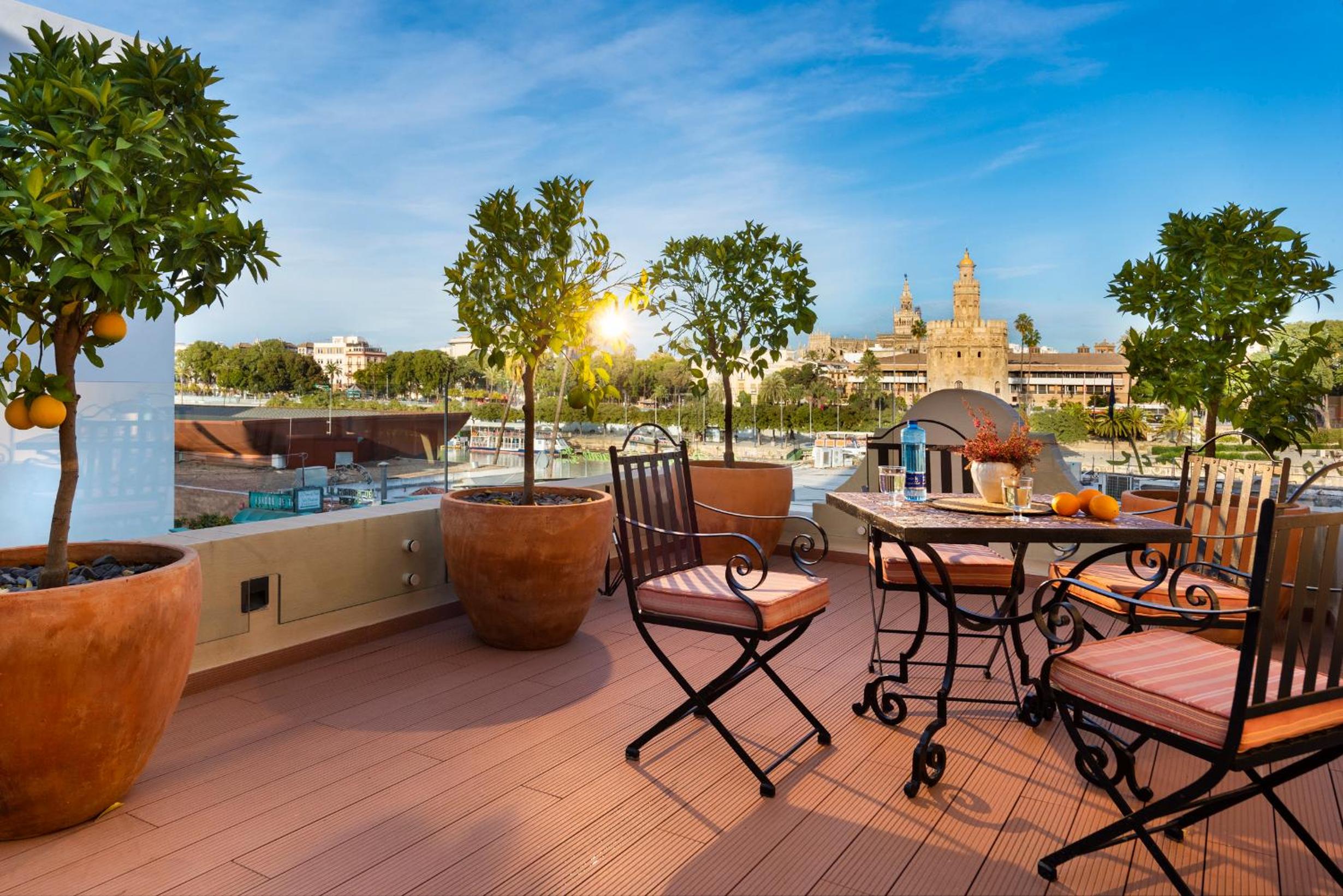 Suite with River View - Photo 8