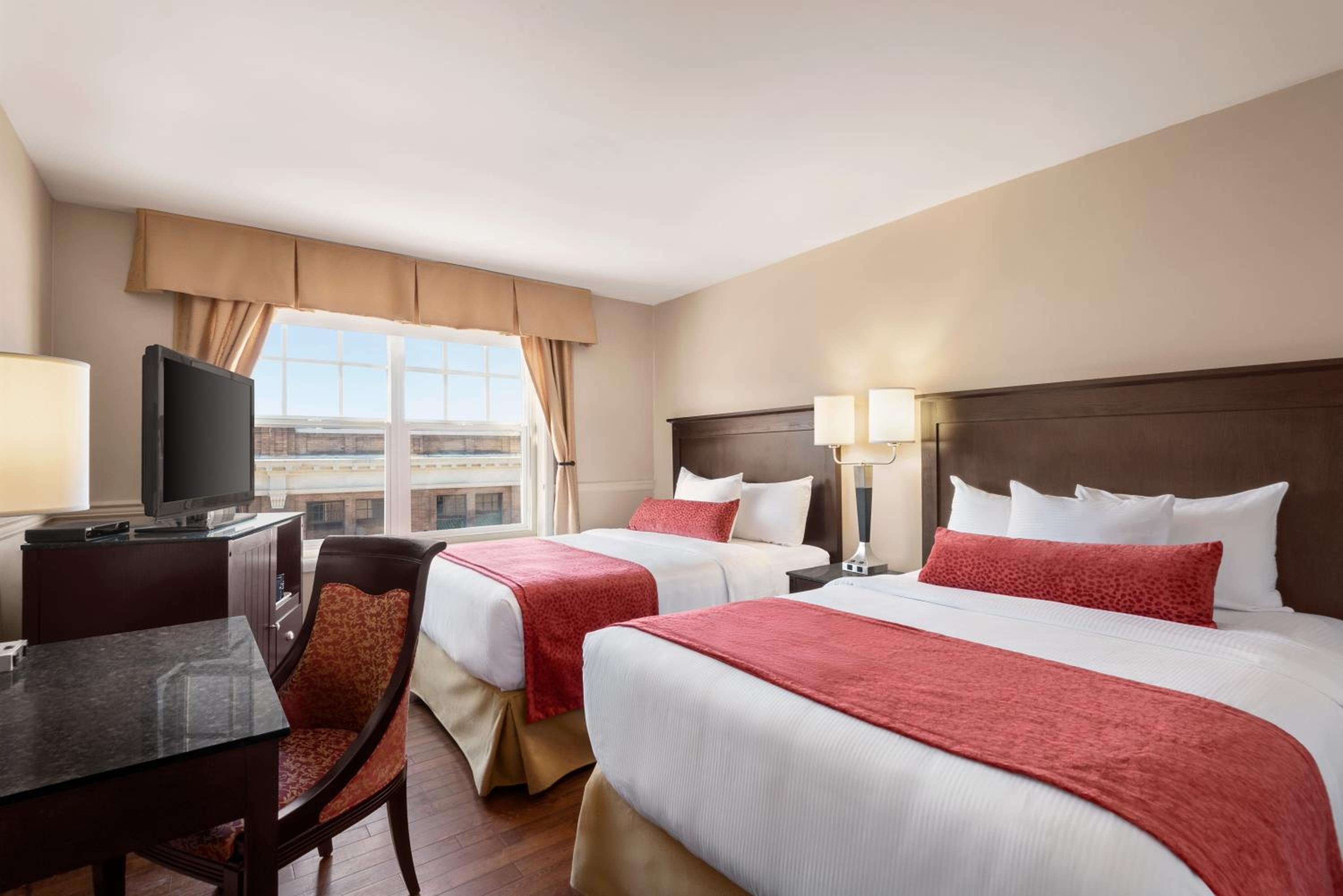 Double Room with Two Double Beds - Non-Smoking - Photo 1