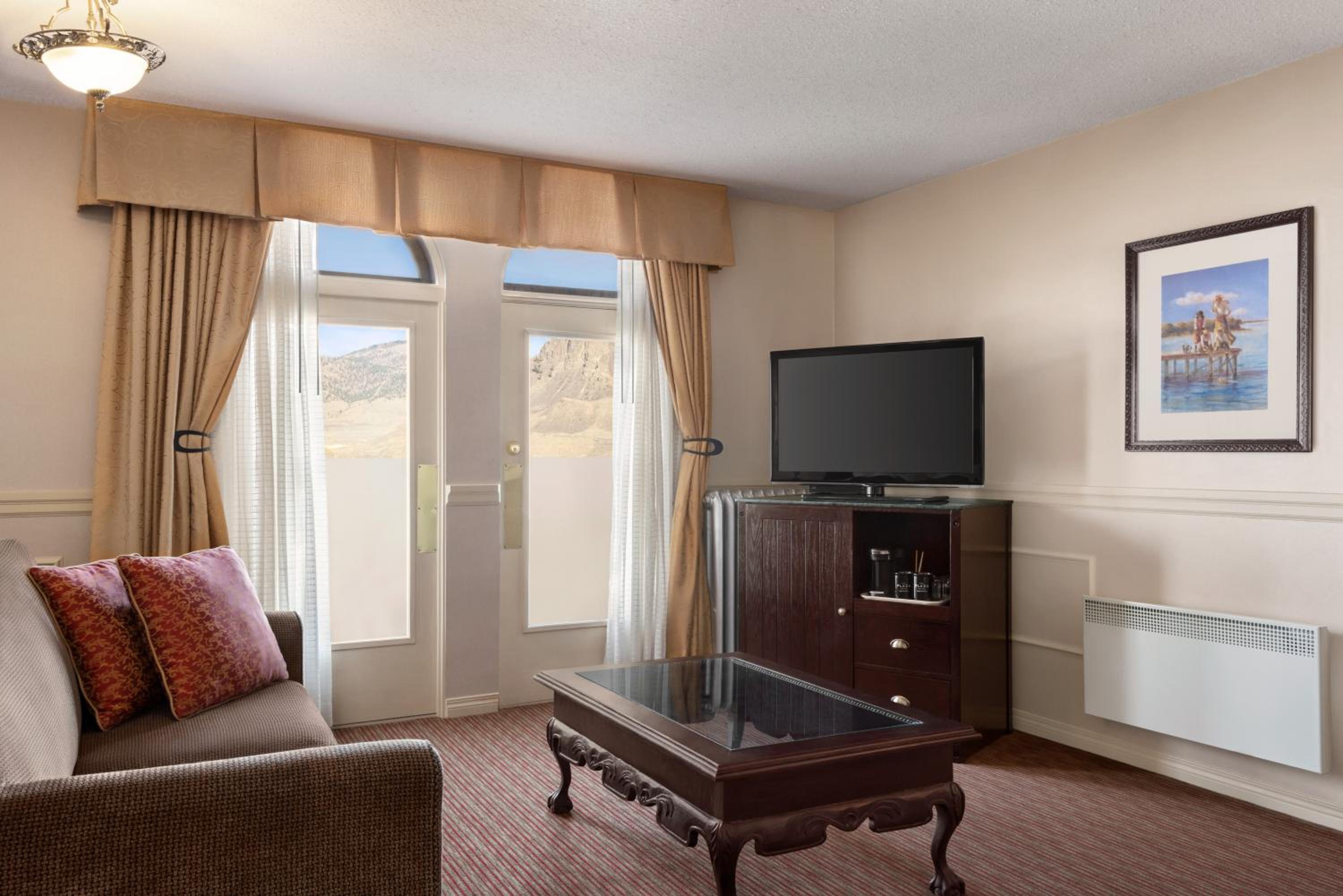 One-Bedroom King Suite - Non-Smoking - Photo 3